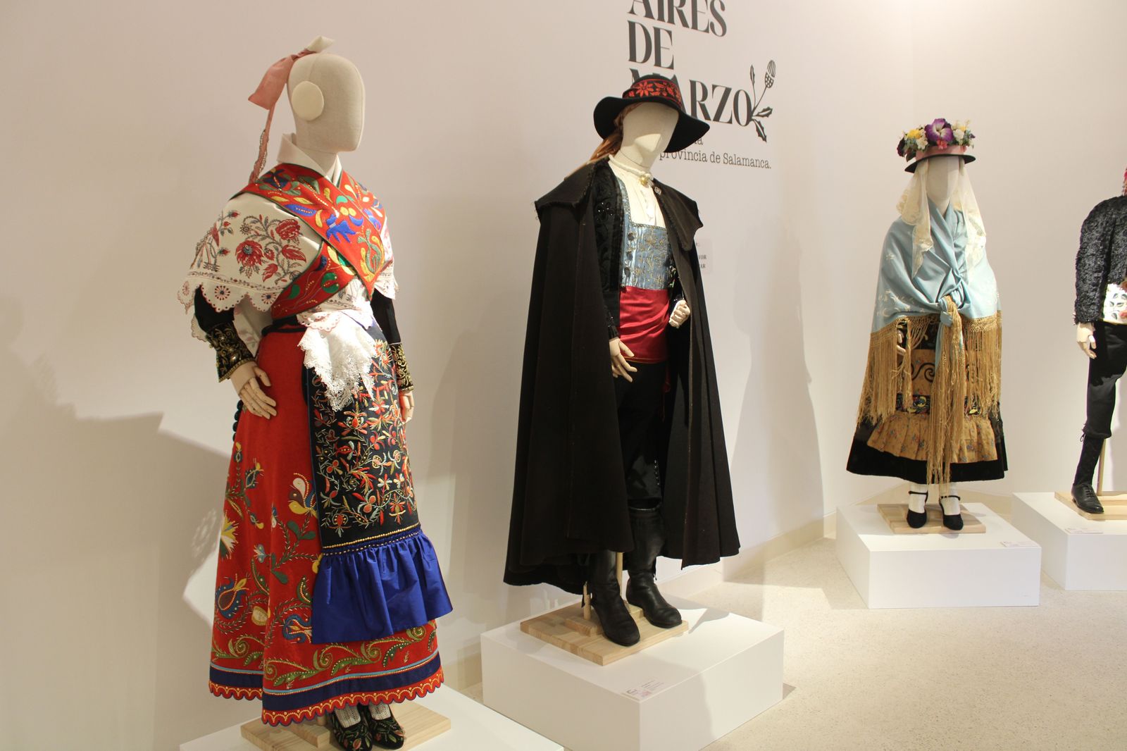 exposicion-aires-de-marzo-soltera-de-gala-lumbrales-1