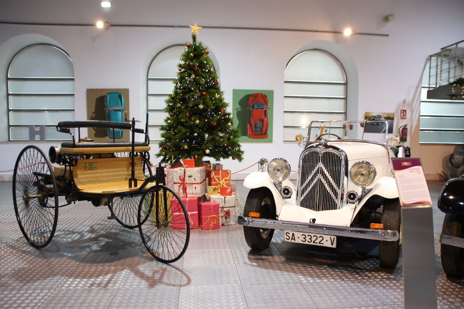 ‘Motor Clásico y Acrílicos’ de Santiago Pedrós González