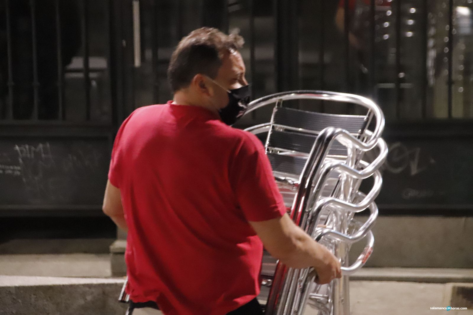 El interior de la hostelería vuelve a echar el cierre en Salamanca un mes después de su última reapertura