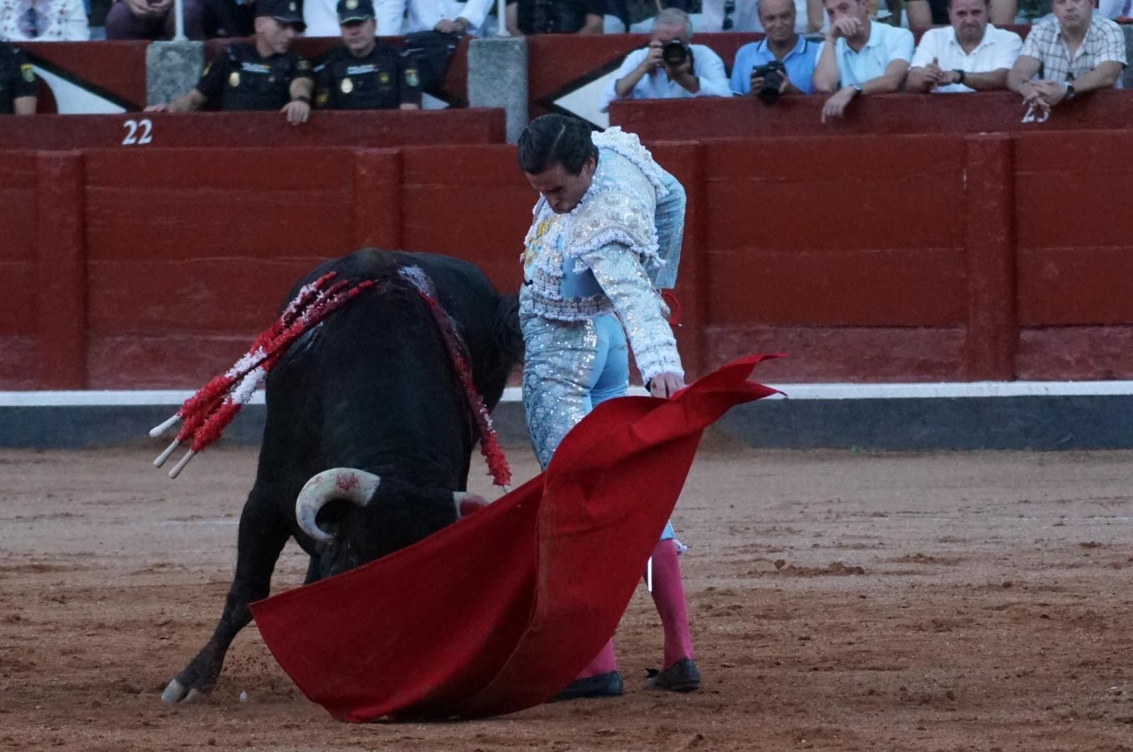 Emilio de Justo, Juan Ortega y Roca Rey inauguran el cartel de figuras en la feria de Salamanca: la corrida de Garcigrande en imágenes