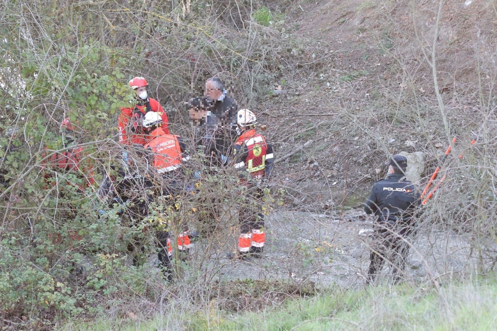 despliegue-policial-tras-la-aparicion-de-un-cadaver-en-la-zona-del-rio-tormes-fotos-andrea-m-3