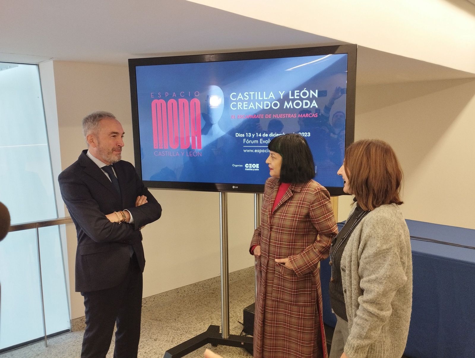 El diseñador zamorano Ángel Iglesias se suma a las cerca de 30 marcas de diseño de la comunidad que realizarán sus exposiciones el 13 y 14 de diciembre en Burgos.