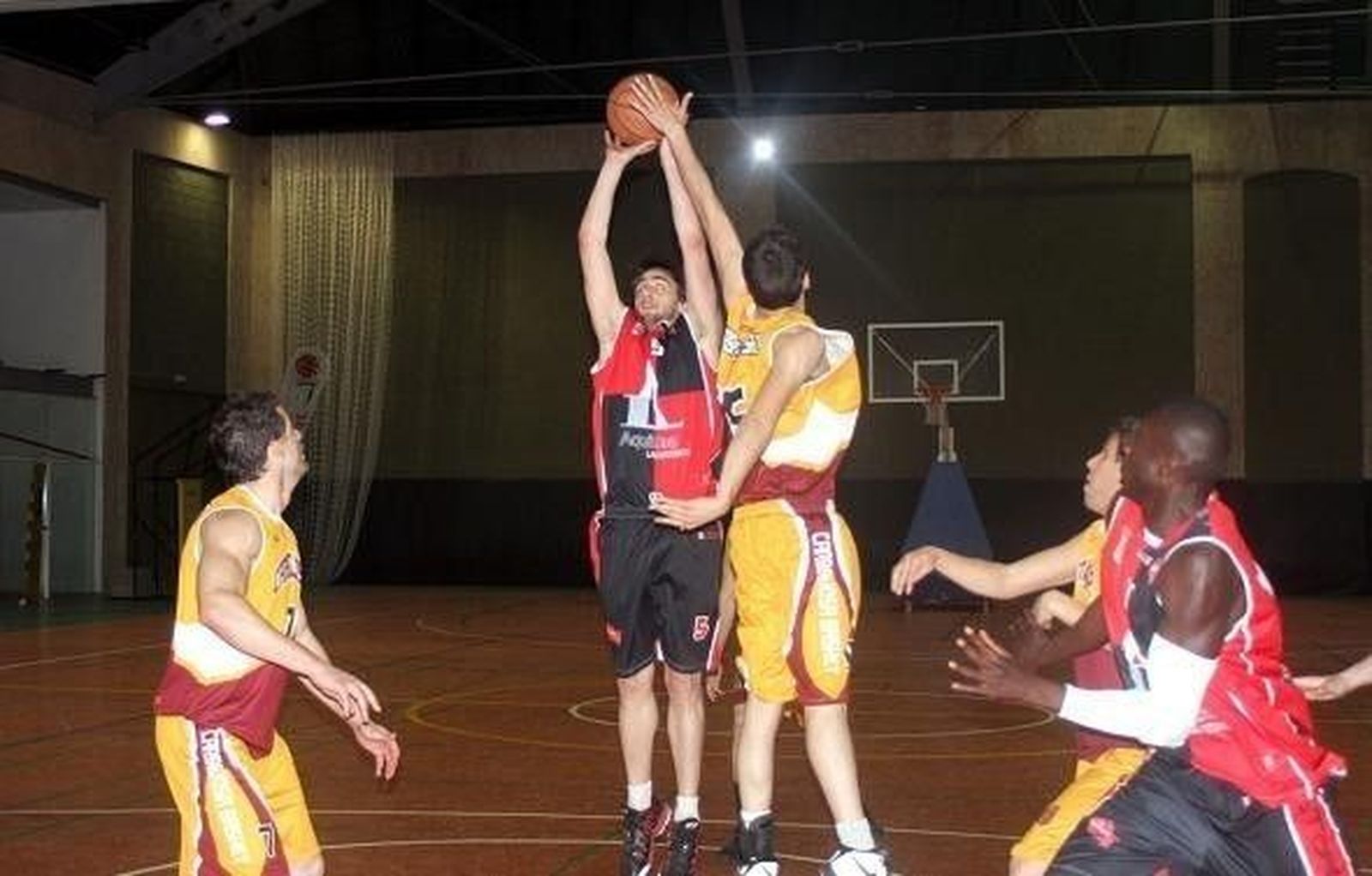 Partido festivo entre CB Tormes y Carbajosa Basket