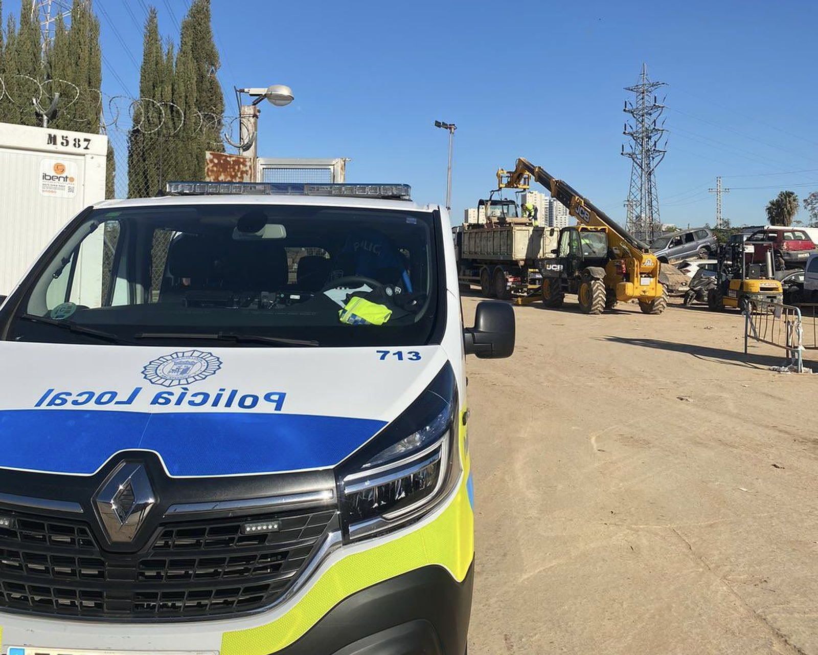 Efectivos de la Policía Local de Salamanca ayudan en la recuperación del municipio de Benetúser