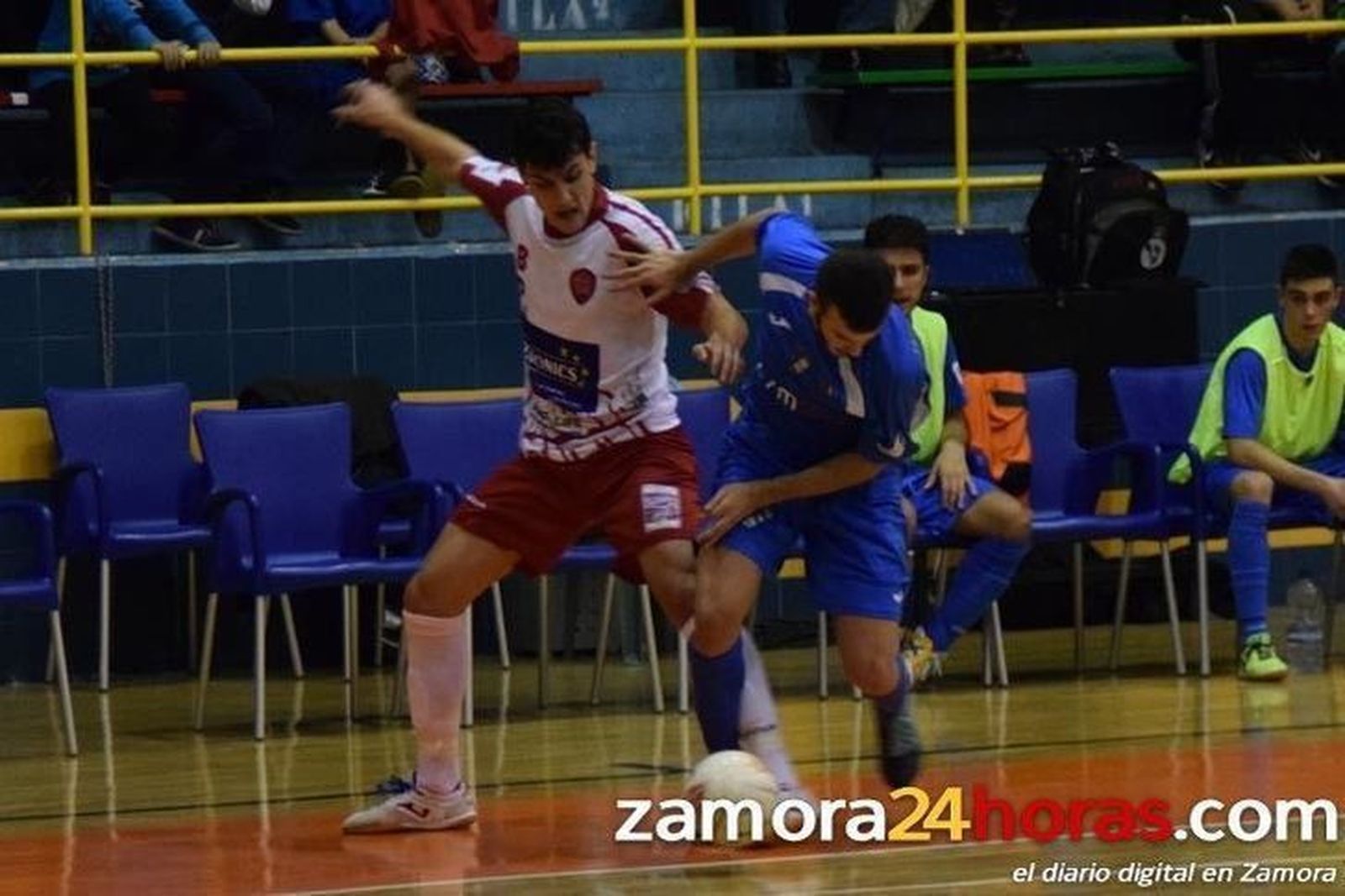 El FS Zamora Euronics celebra la permanencia con un triunfo en Villena (2-5)