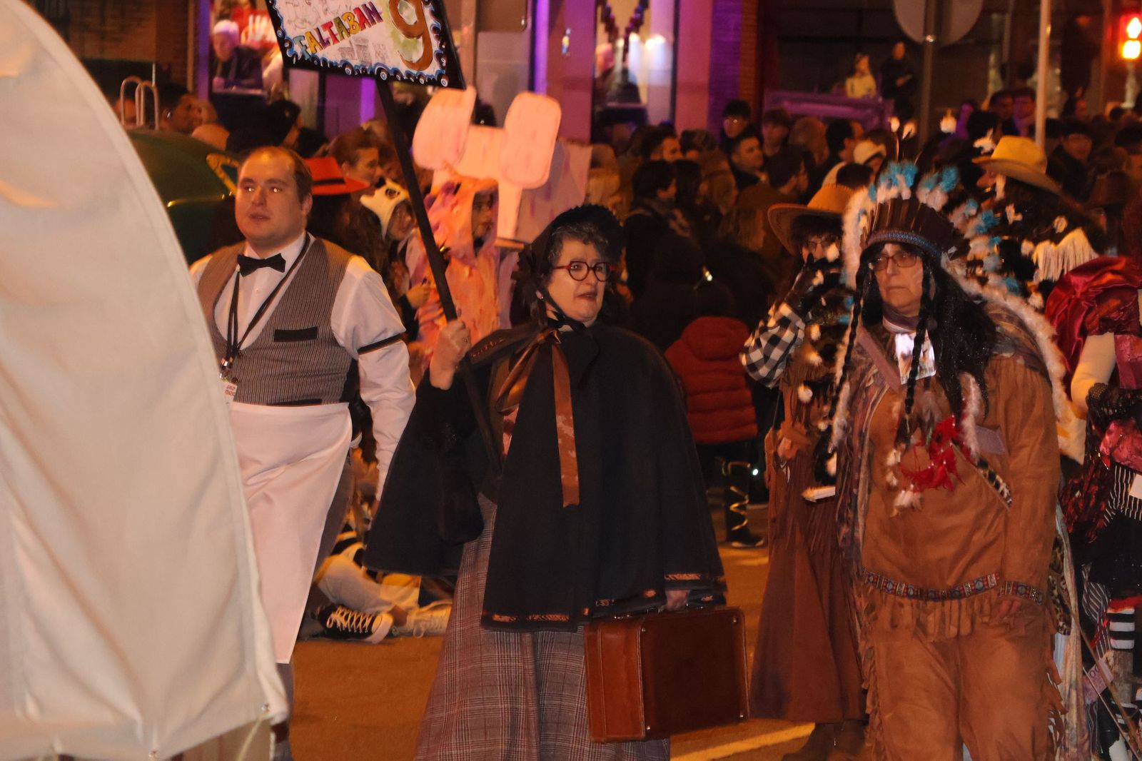 GALERÍA | Disfruta de las imágenes del colorido desfile de Carnaval en Zamora