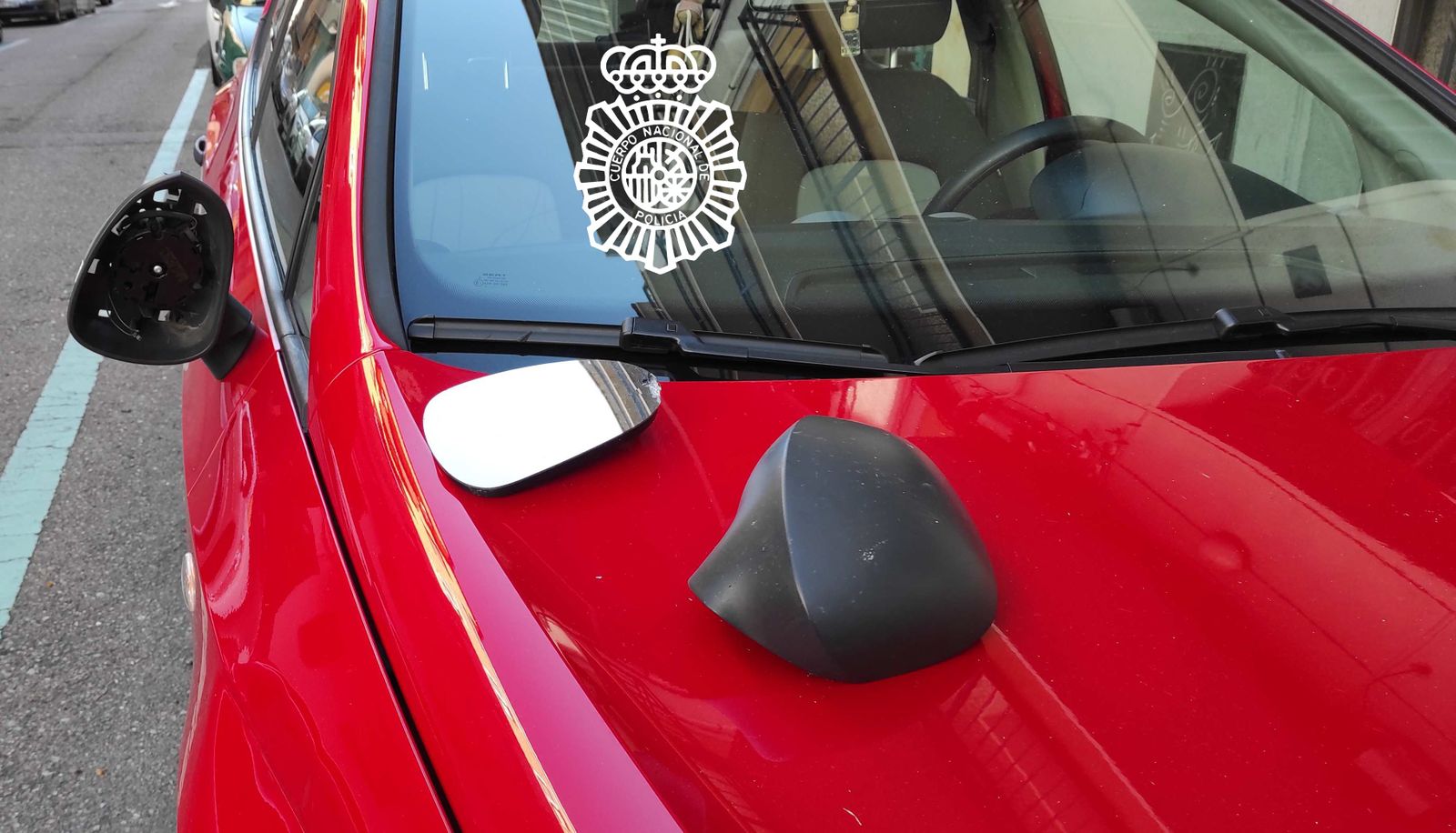 Daños producidos en uno de los vehículos. Foto Policía Nacional