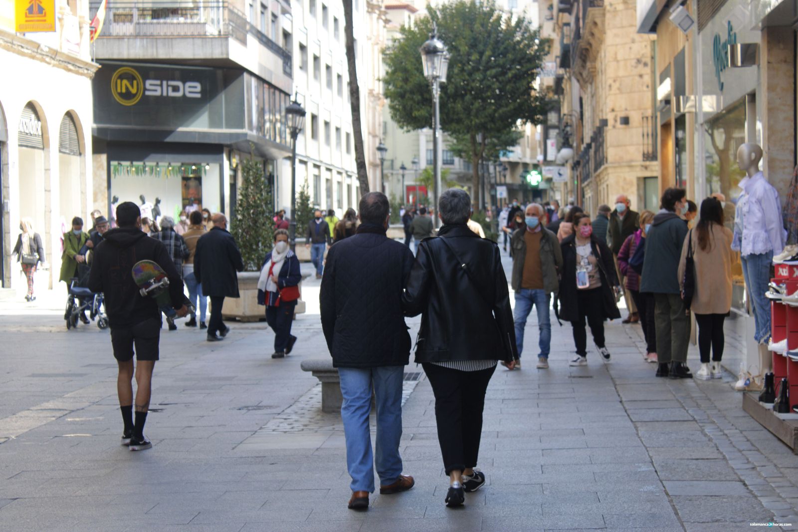 Salamanca, a contracorriente de Castilla y León: nuevo incremento de los casos de coronavirus este jueves, con 71 positivos, pero sin ninguna muerte en el Hospital