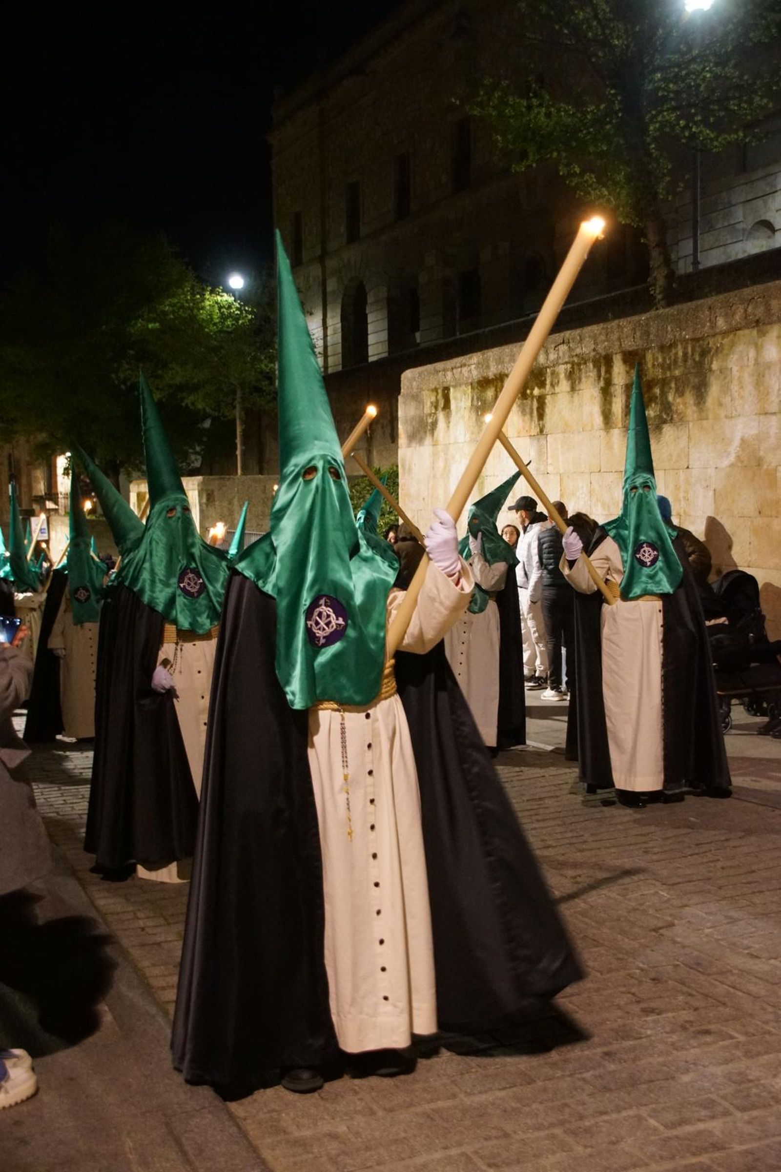 Las imágenes de la emotiva procesión de la Dominicana sin el Cristo de la Buena Muerte