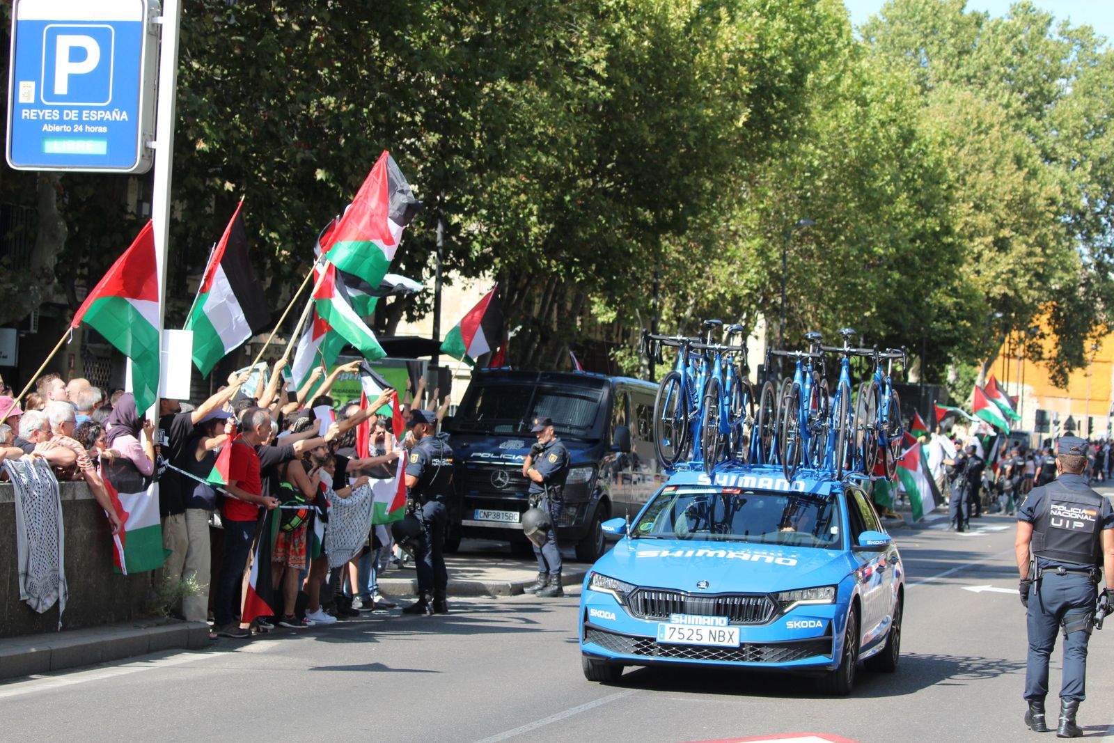 Protestas por Palestina al paso de la Vuelta Ciclista a España por Salamanca
