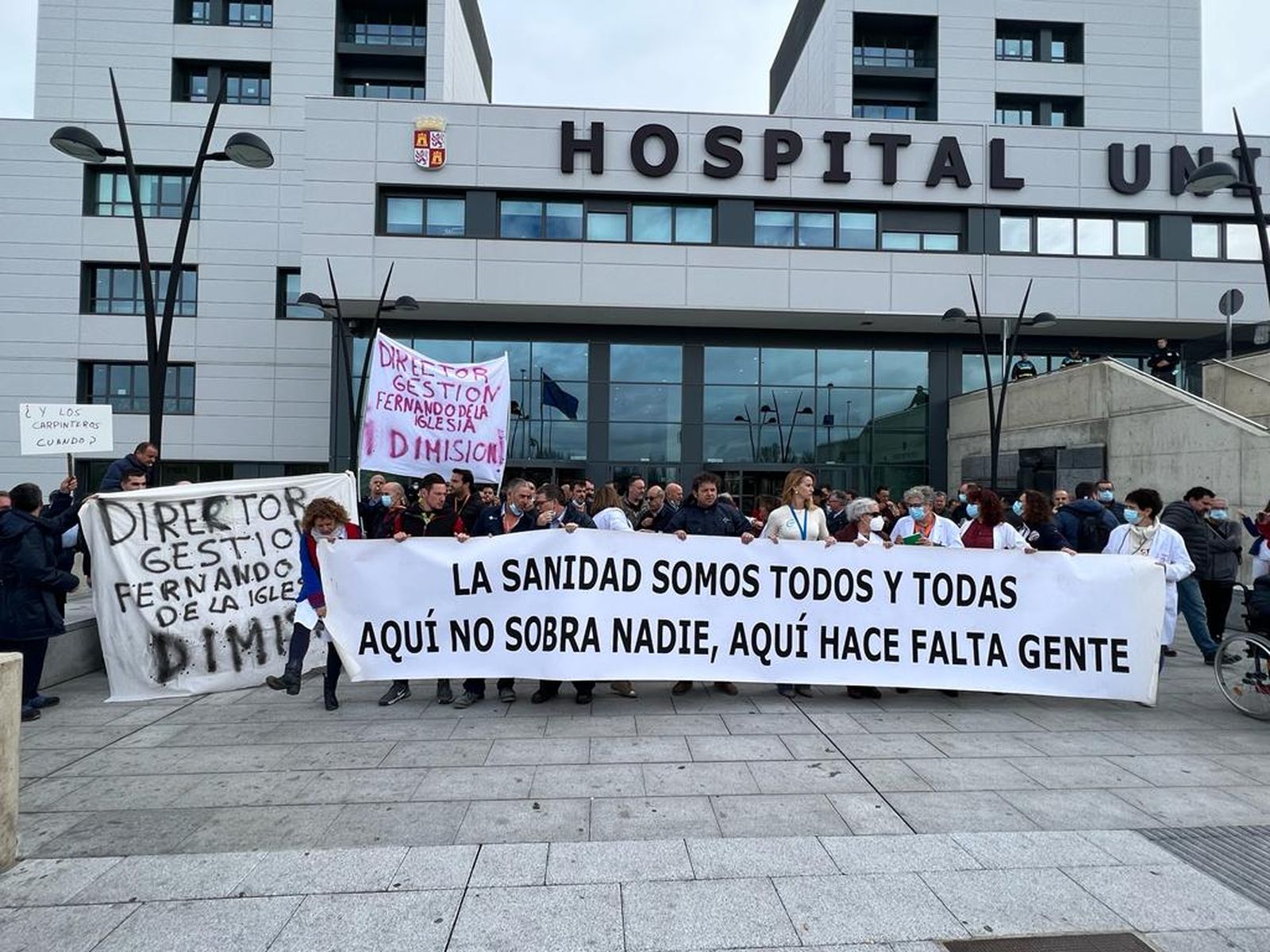 concentracion-de-los-trabajadores-de-mantenimiento-por-la-privatizacion-del-servicio-en-el-hospital-de-salamanca-fotos-s24h-20