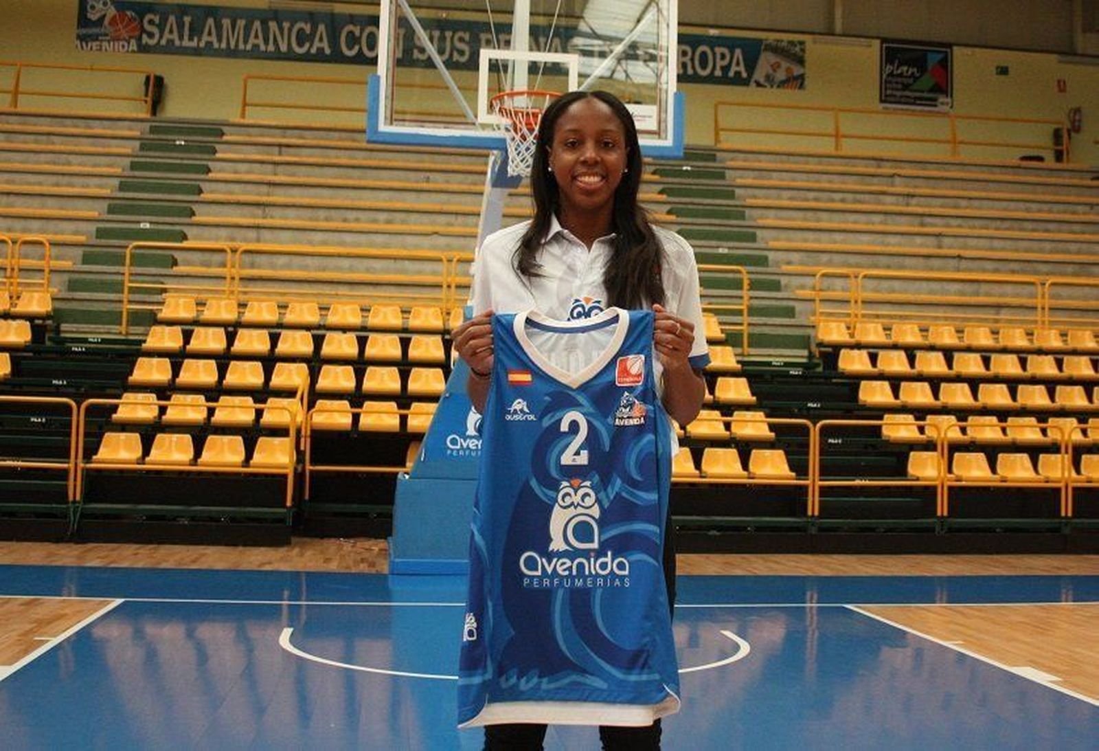 Adaora Elonu regresa al Club Perfumerías Avenida