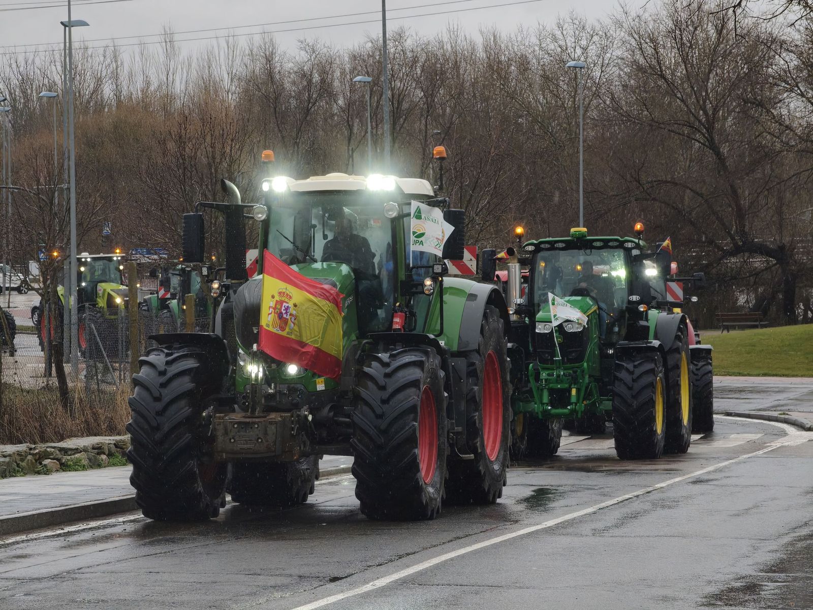 En imágenes la marcha con tractores y vehículos de campo en Salamanca en protesta contra Mercosur