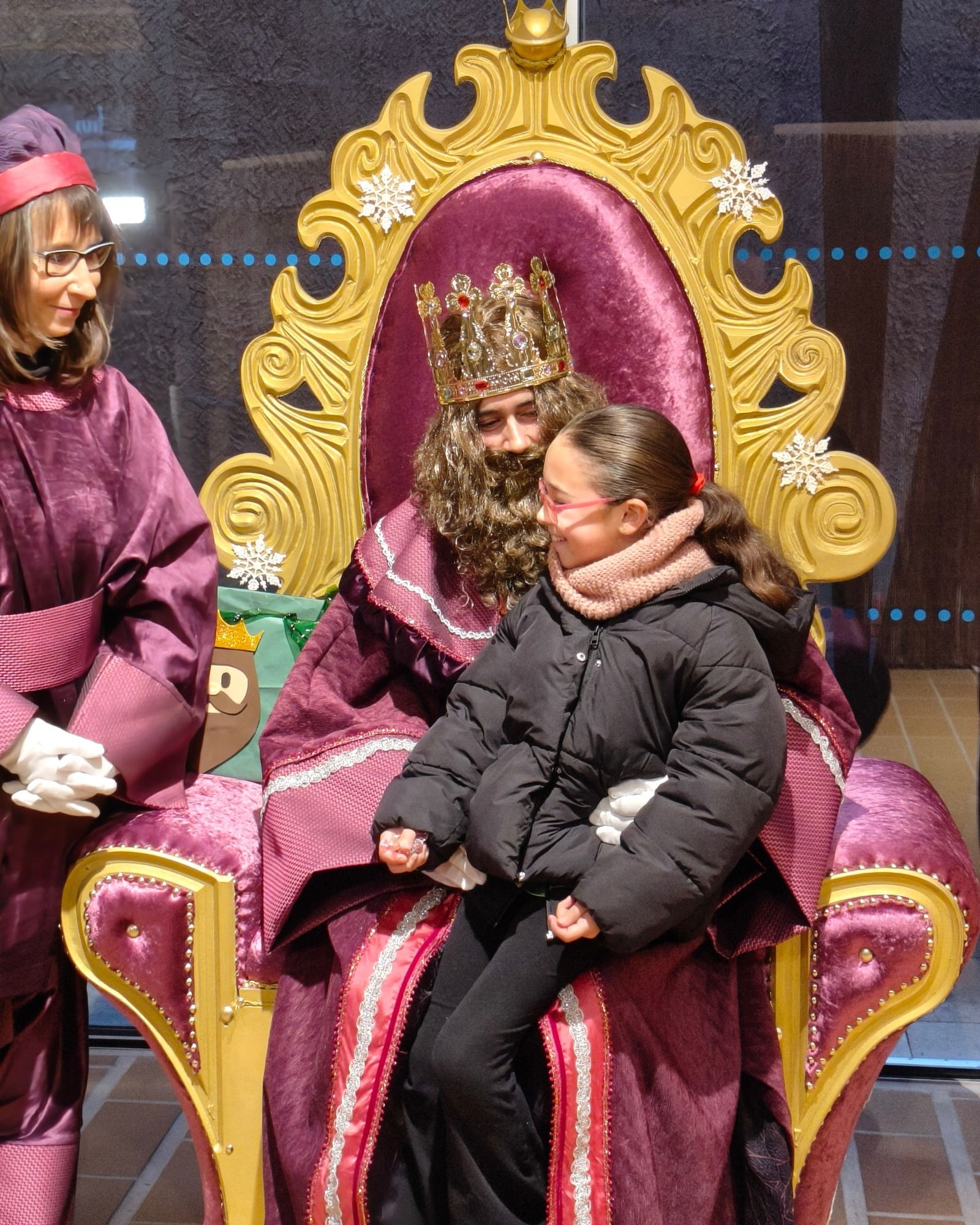 Los Reyes Magos visitan Carbajosa para recoger las últimas cartas