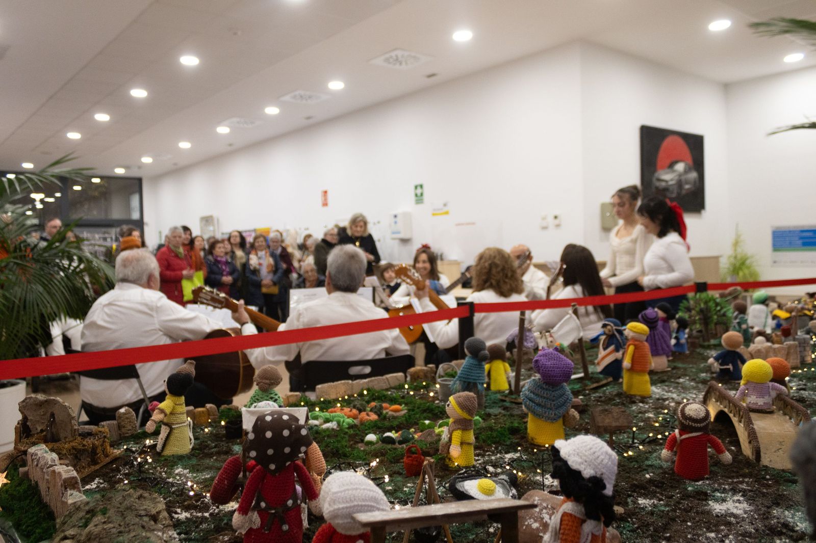 La Navidad también se teje en Salamanca con el belén de ganchillo de ZOES