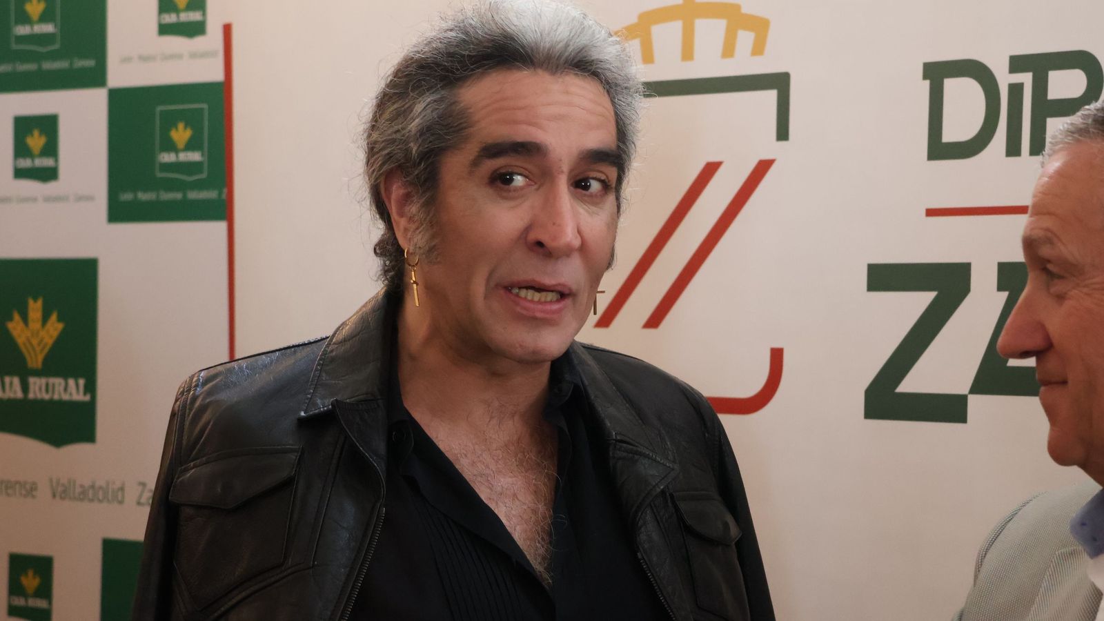 Mario Vaquerizo junto al presidente de la Diputación antes de que diese comienzo la gala