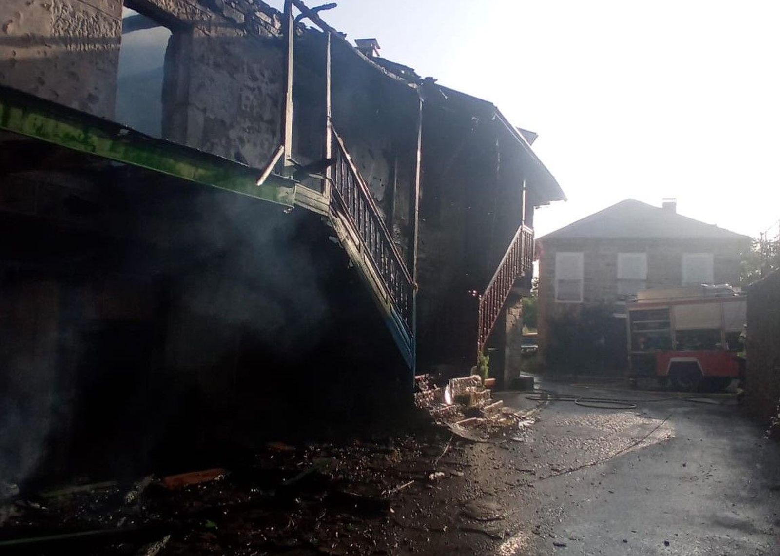 Las llamas calcinan una vivienda en la provincia de Zamora