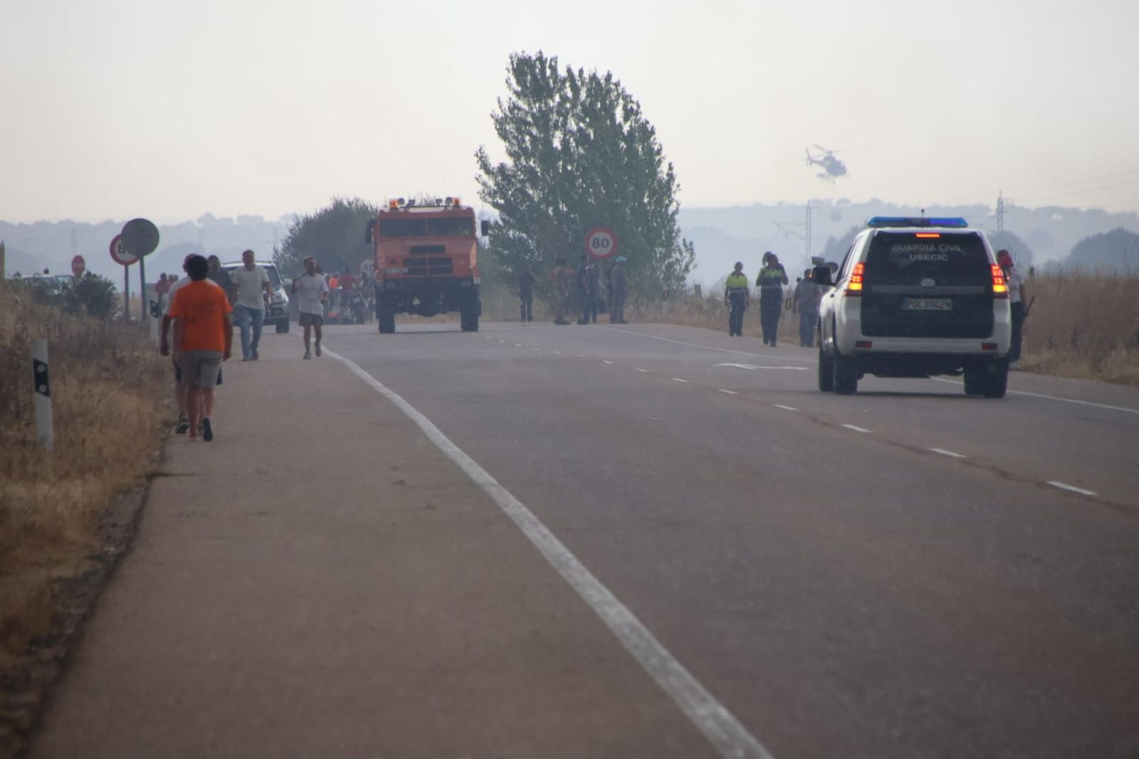 Un incendio de nivel 2 afecta al entorno rural de Martín de Yeltes
