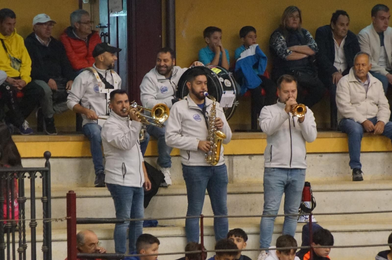 Alba de Tormes celebra un encierro, capea y encierro de minibueyes