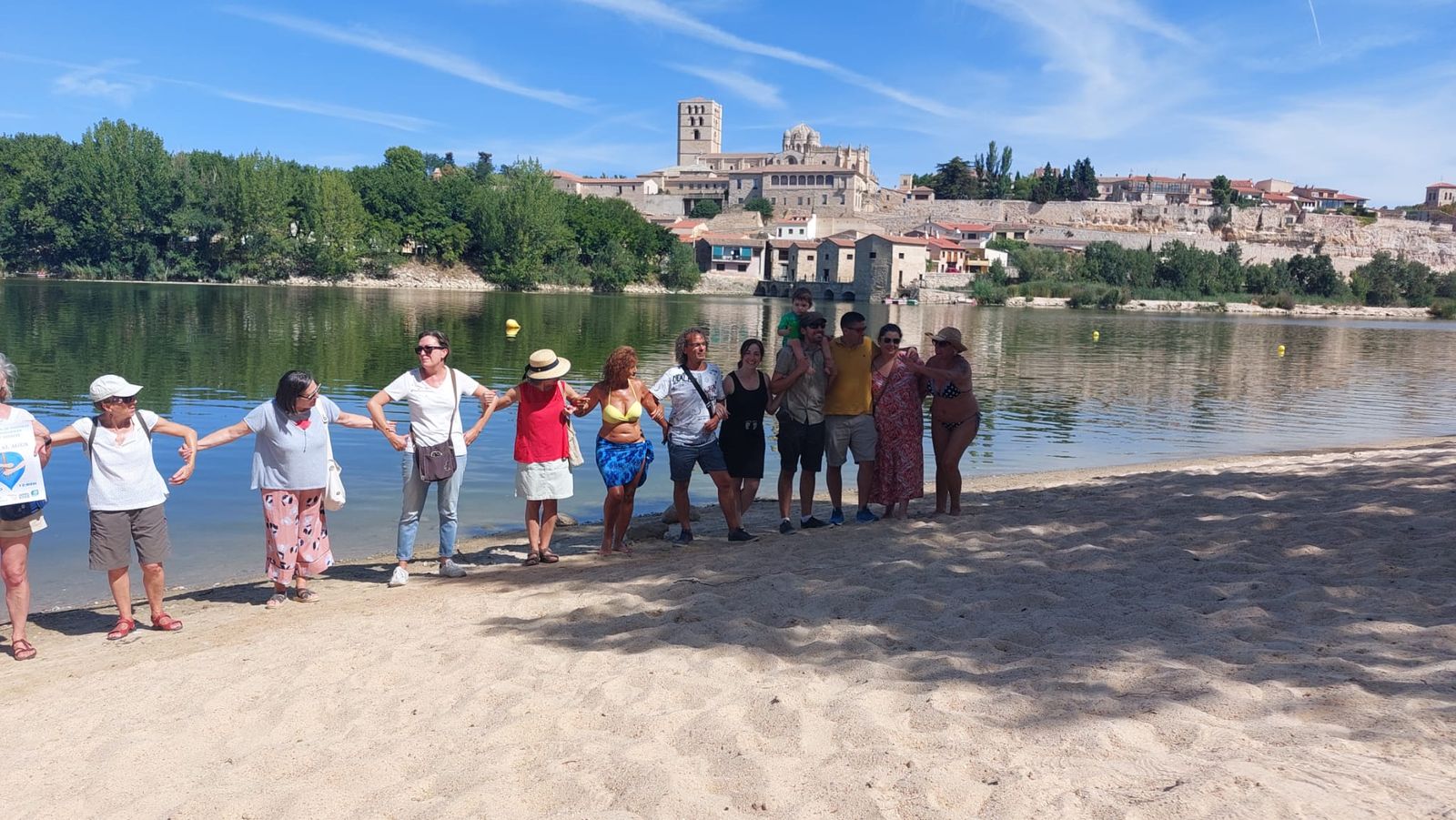 cadena-humana-por-el-agua-en-los-pelambres-15