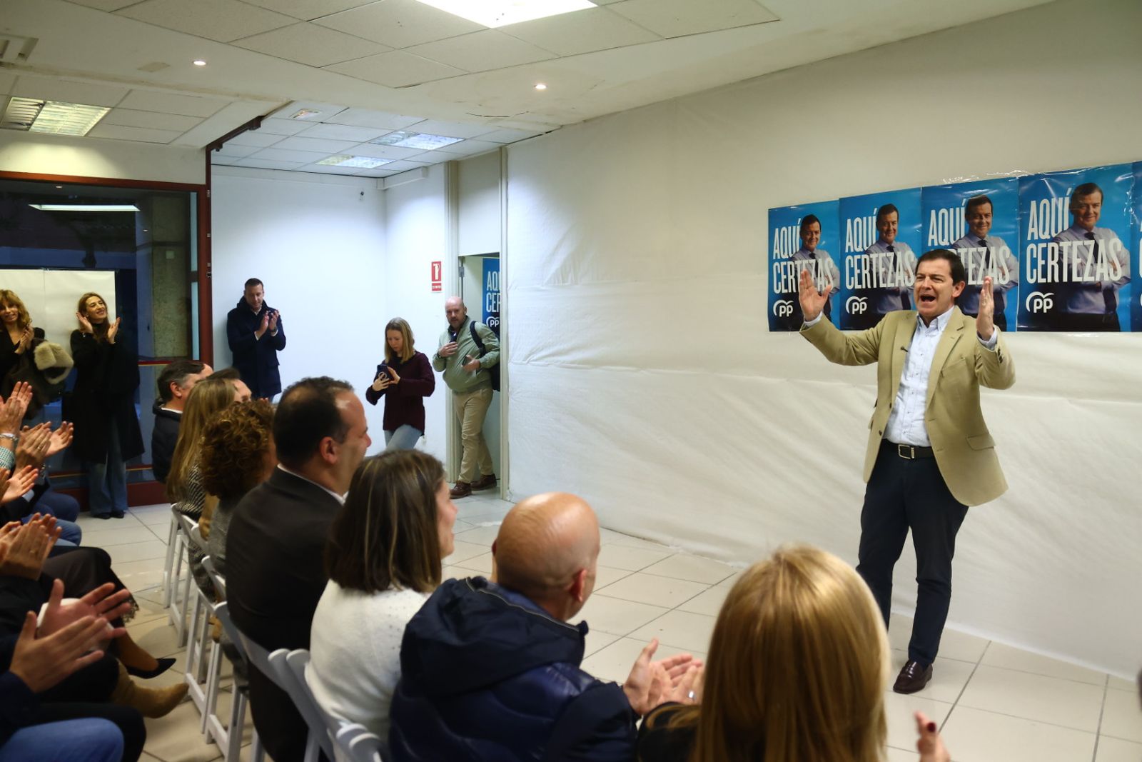 Alfonso Fernández Mañueco visita Santa Marta