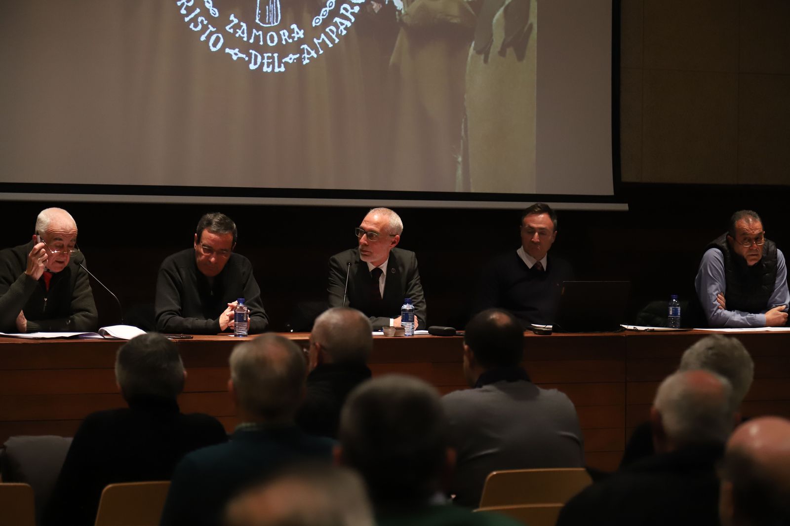 Un instante de la asamblea de las Capas Pardas (2)