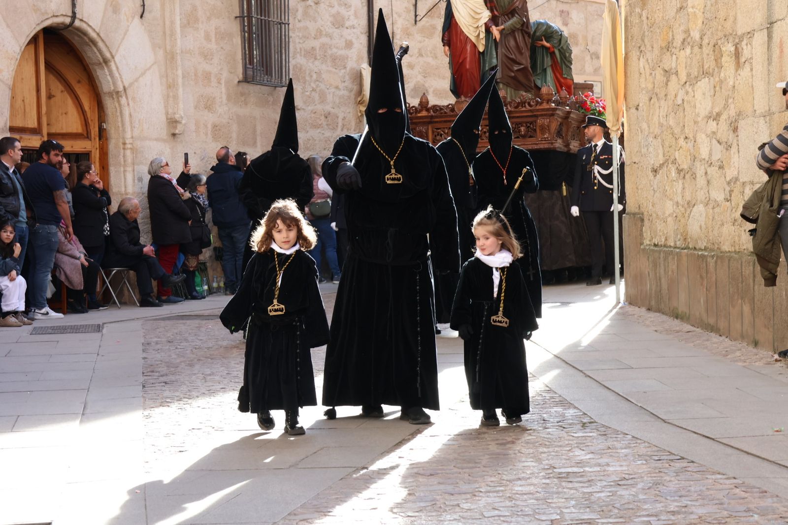 GALERÍA | Revive en imágenes la procesión del Santo Entierro