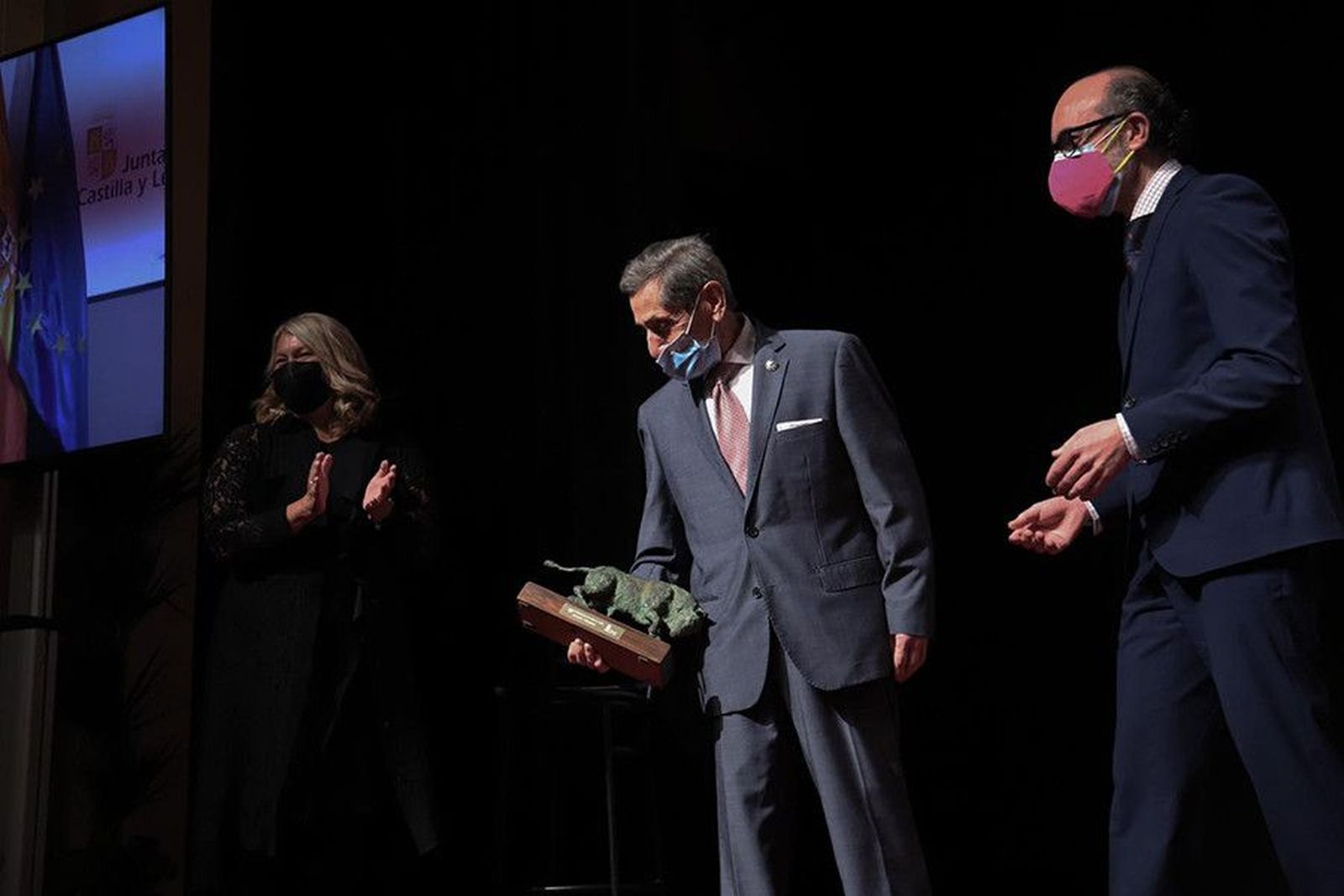 Puerta grande para Andrés Vázquez tras toda una vida frente al toro