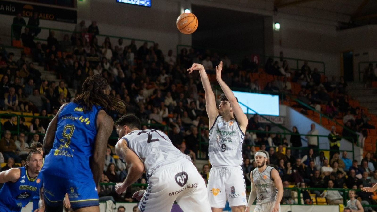 Instante del Ourense Baloncesto - CB Zamora