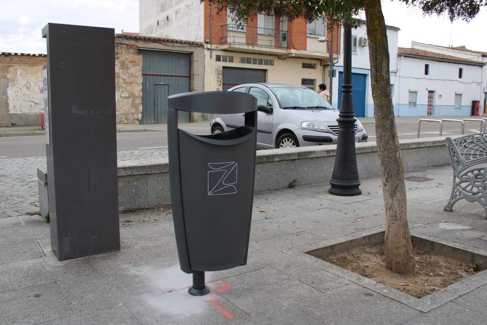 Nuevas papeleras en Zamora