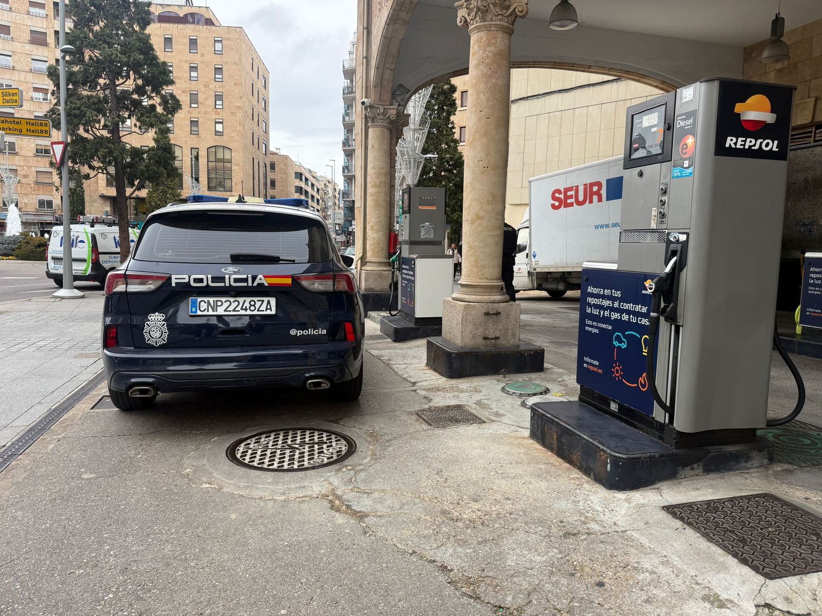 Intervención policial gasolinera puerta de Zamora