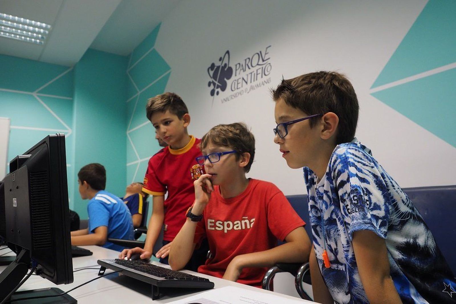 El tipo de control parental influye en el uso crítico de Internet por parte de niños y jóvenes