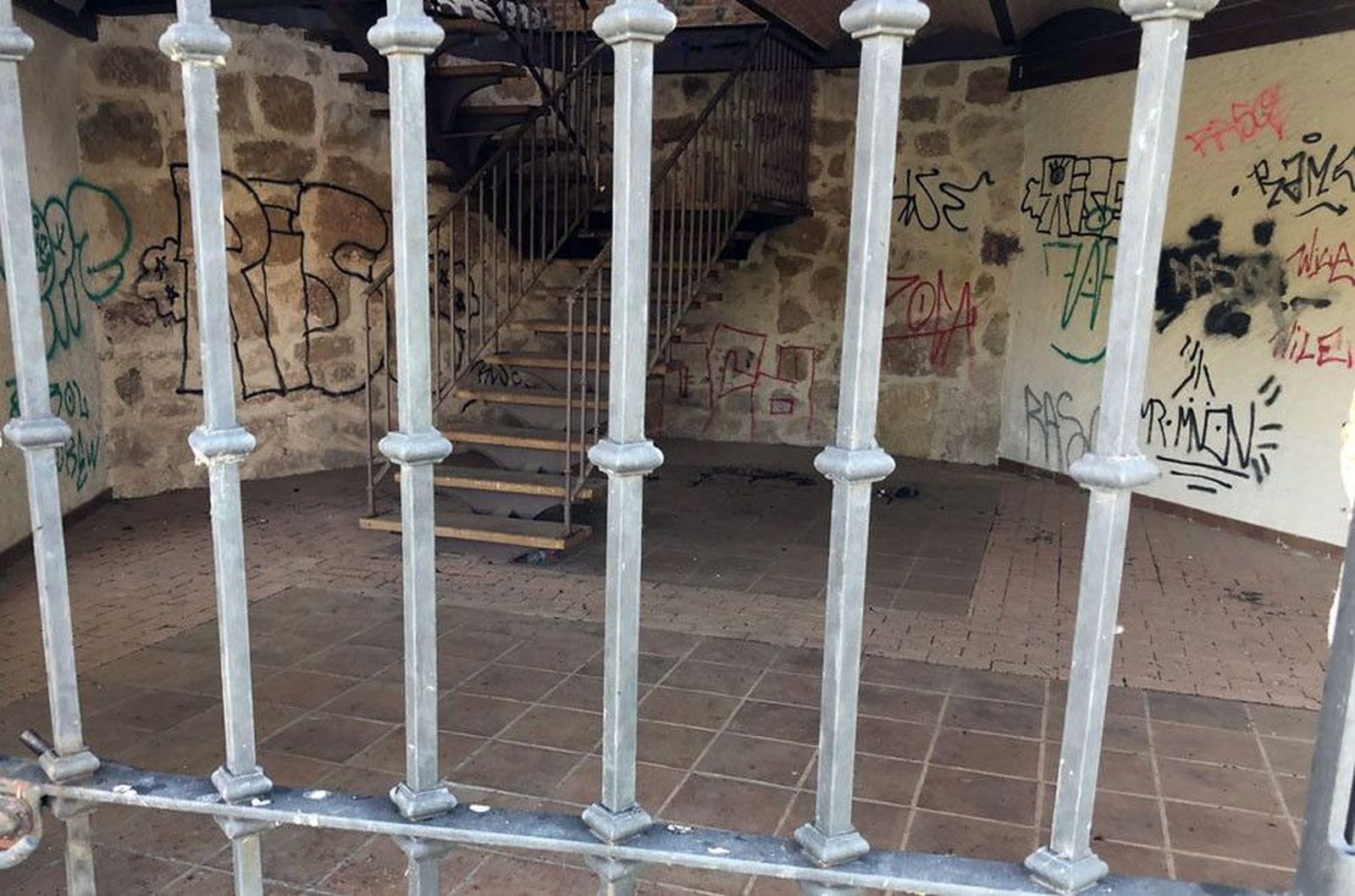 Aceñas cabañales pintadas