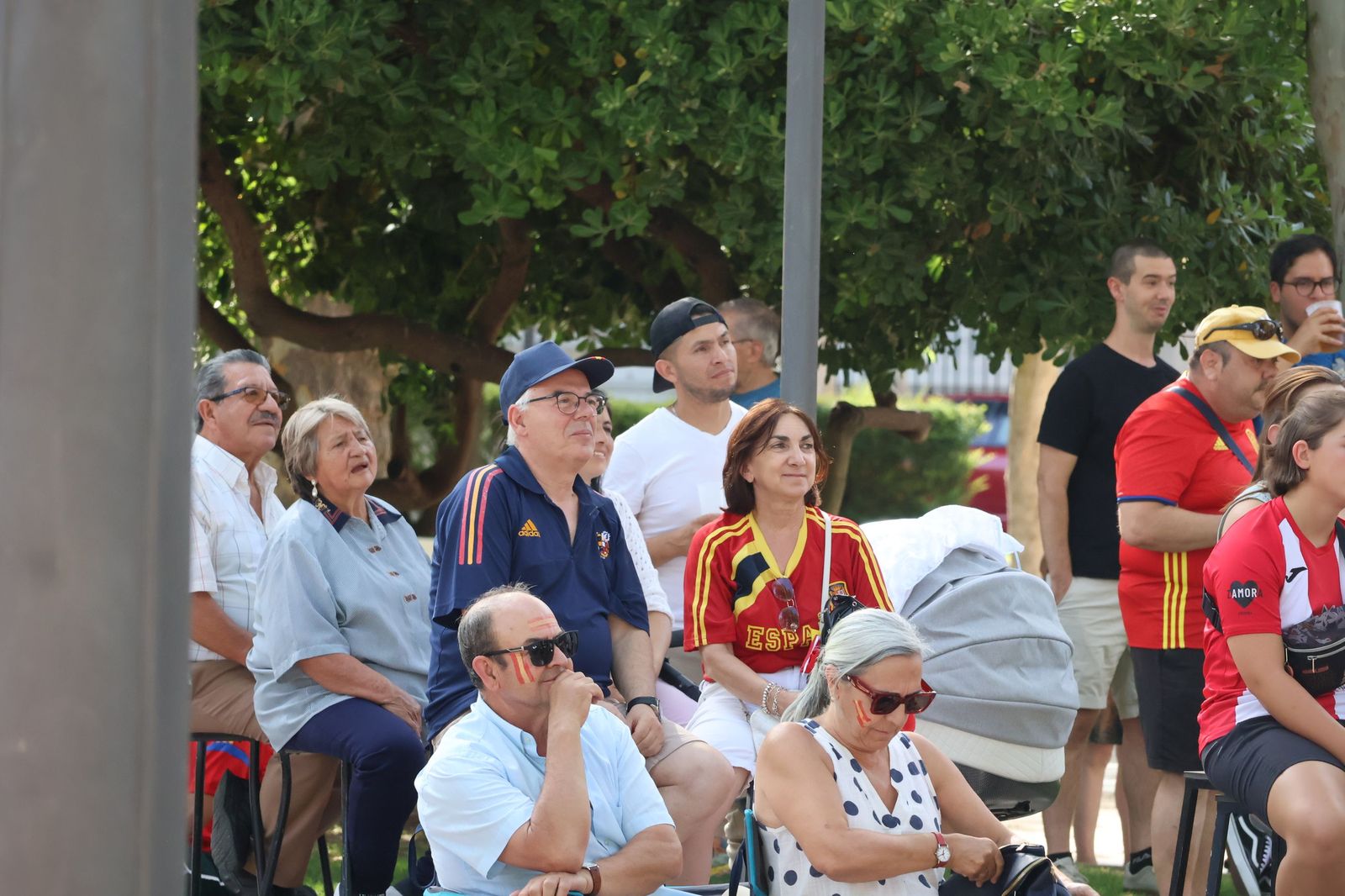 GALERÍA | Así se vivió la final de la Eurocopa Femenina en La Marina Fotos: Nuria Galindo