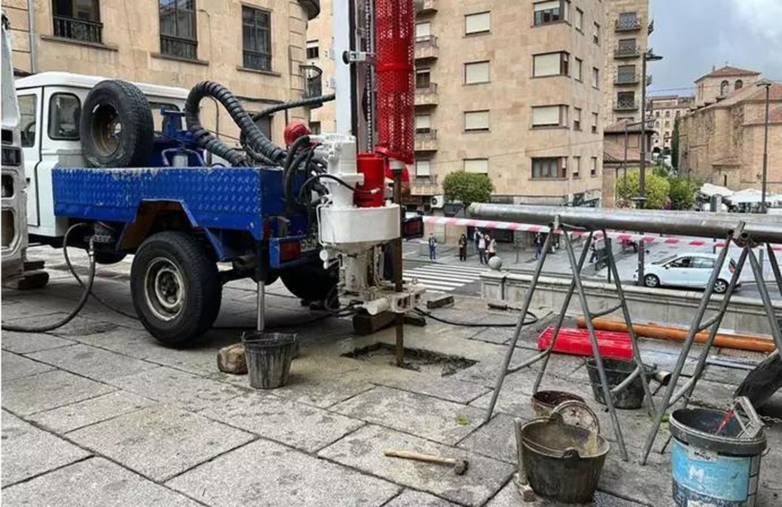 Arrancan las obras del ascensor de las escaleras de La Riojana. EP.