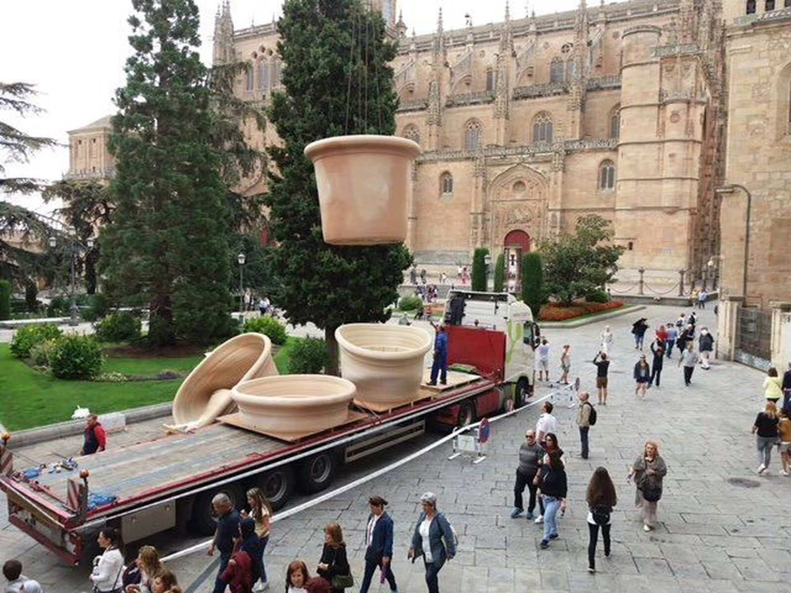 Comienzan los trabajos de retirada de la exposición de Miquel Barceló