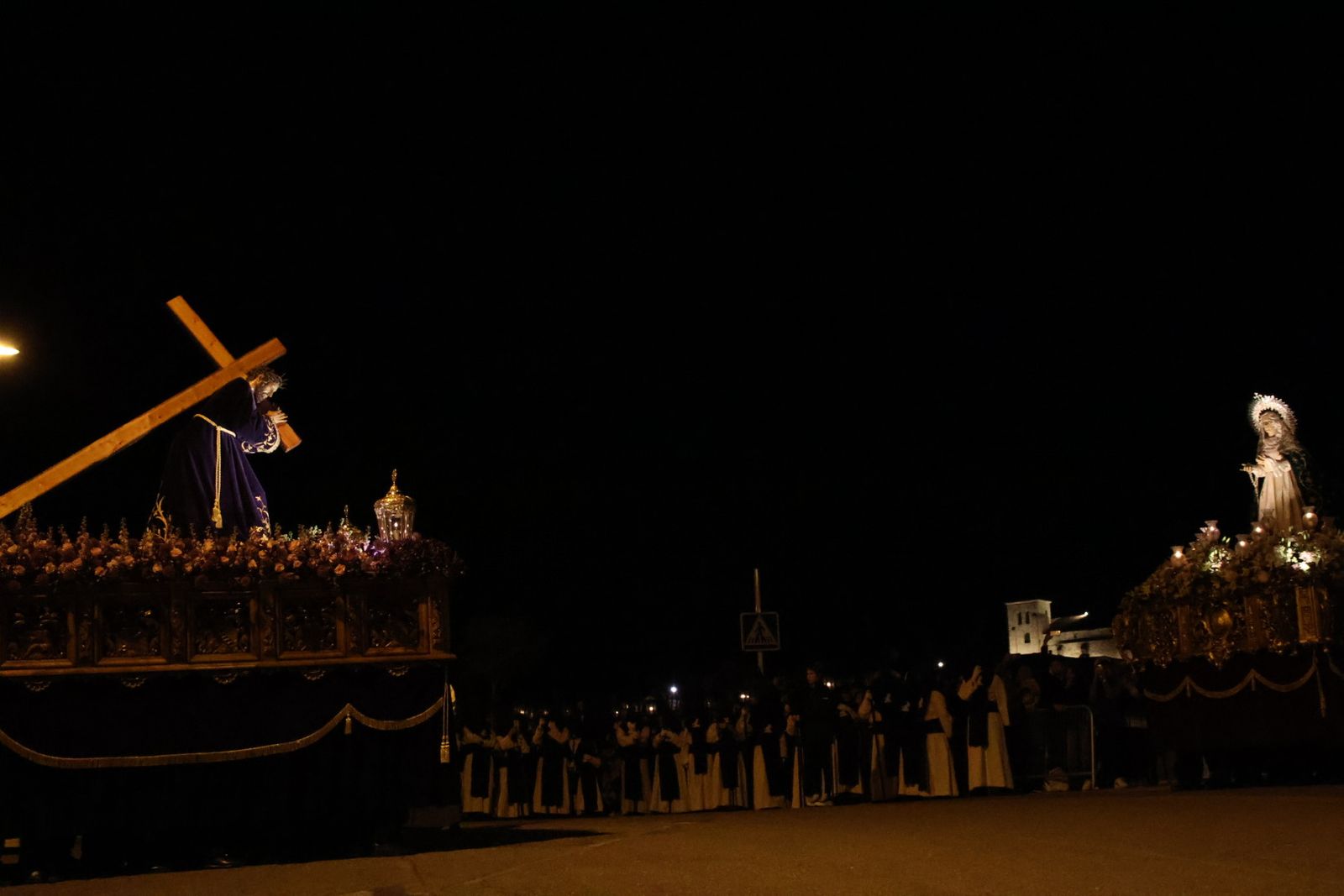 GALERÍA | Revive en imágenes la procesión de Jesús del Vía Crucis