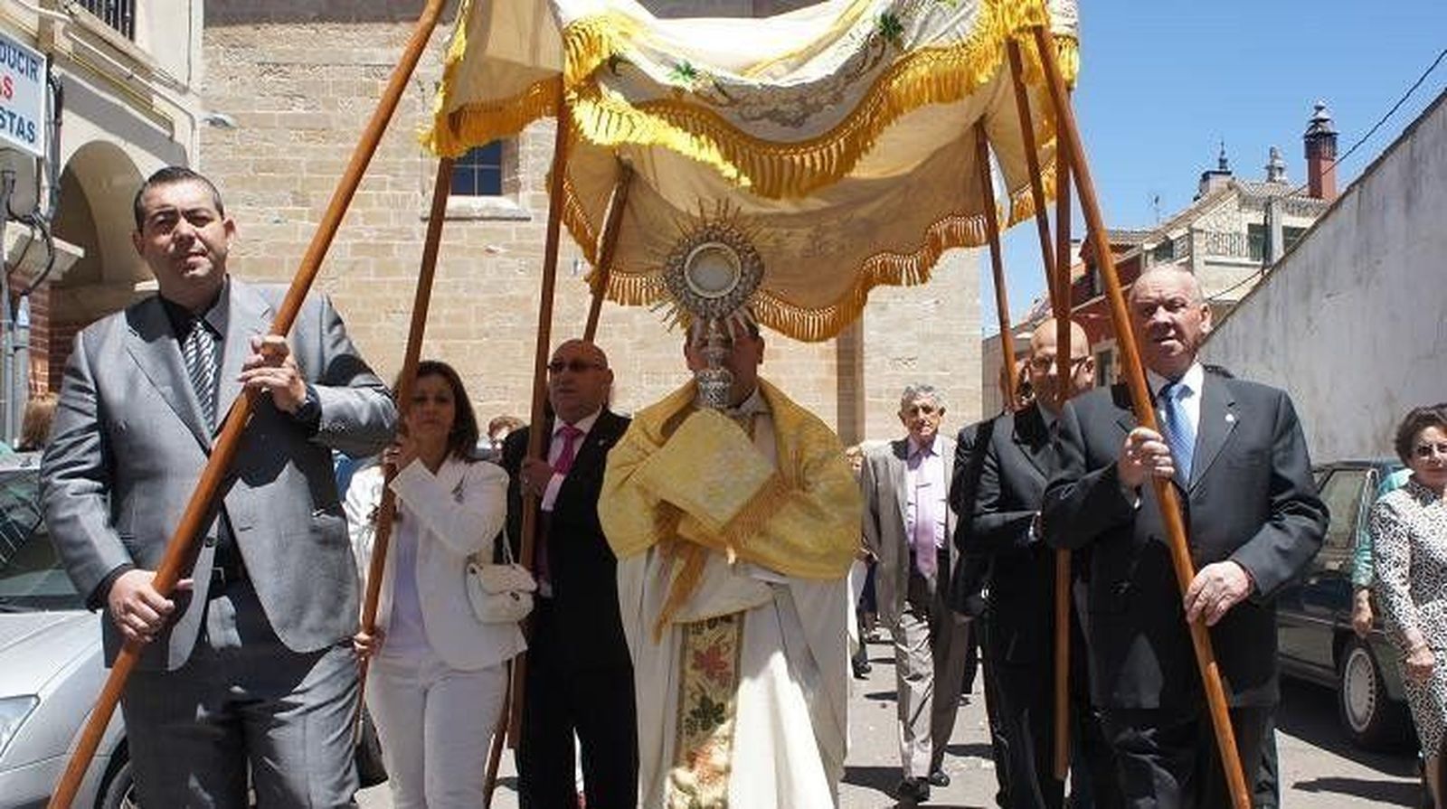 Cualquier cambio en el calendario laboral debe ser pactado previamente con la Conferencia Episcopal