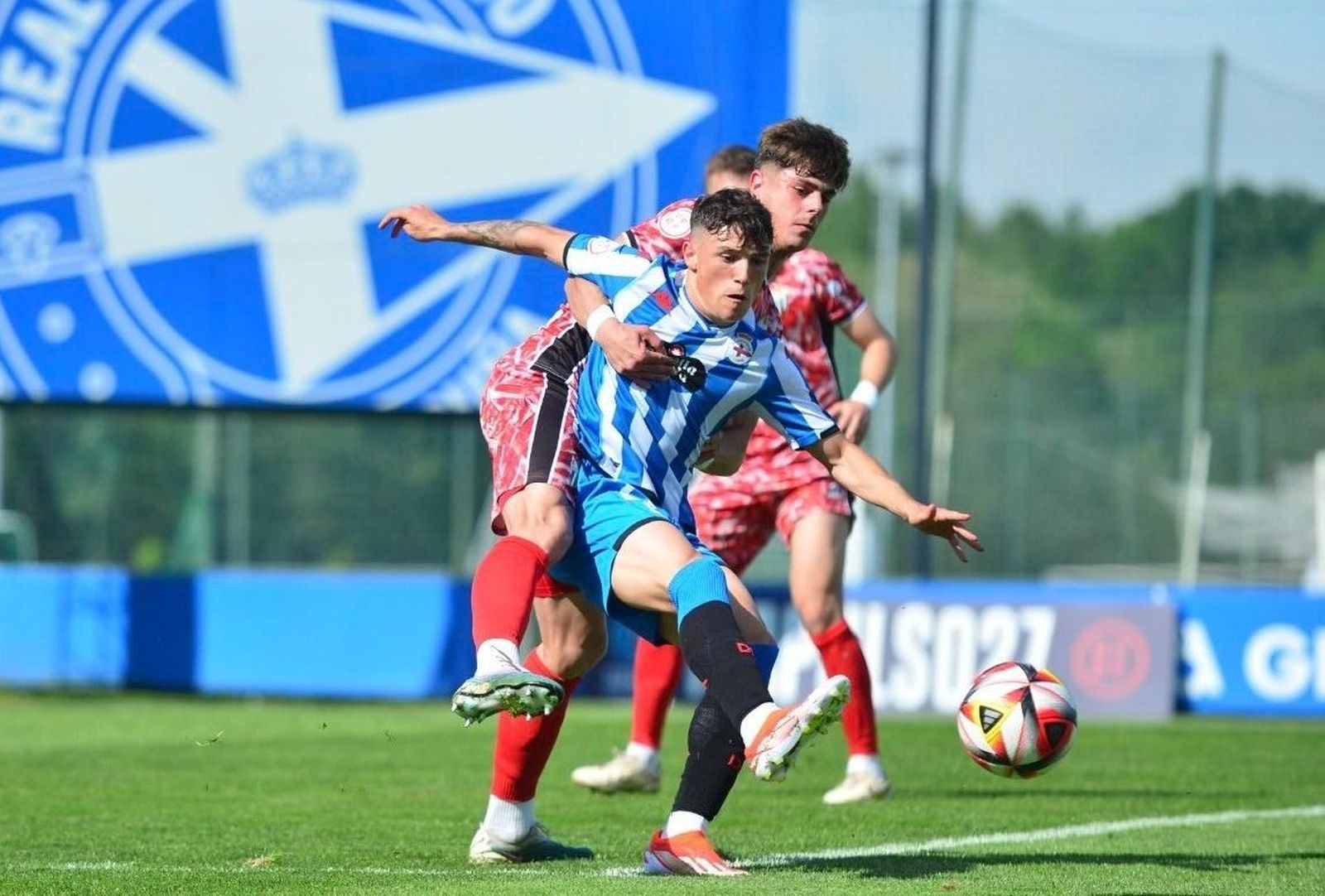 Pica, ante el Deportivo Fabril FOTO CD GUIJUELO