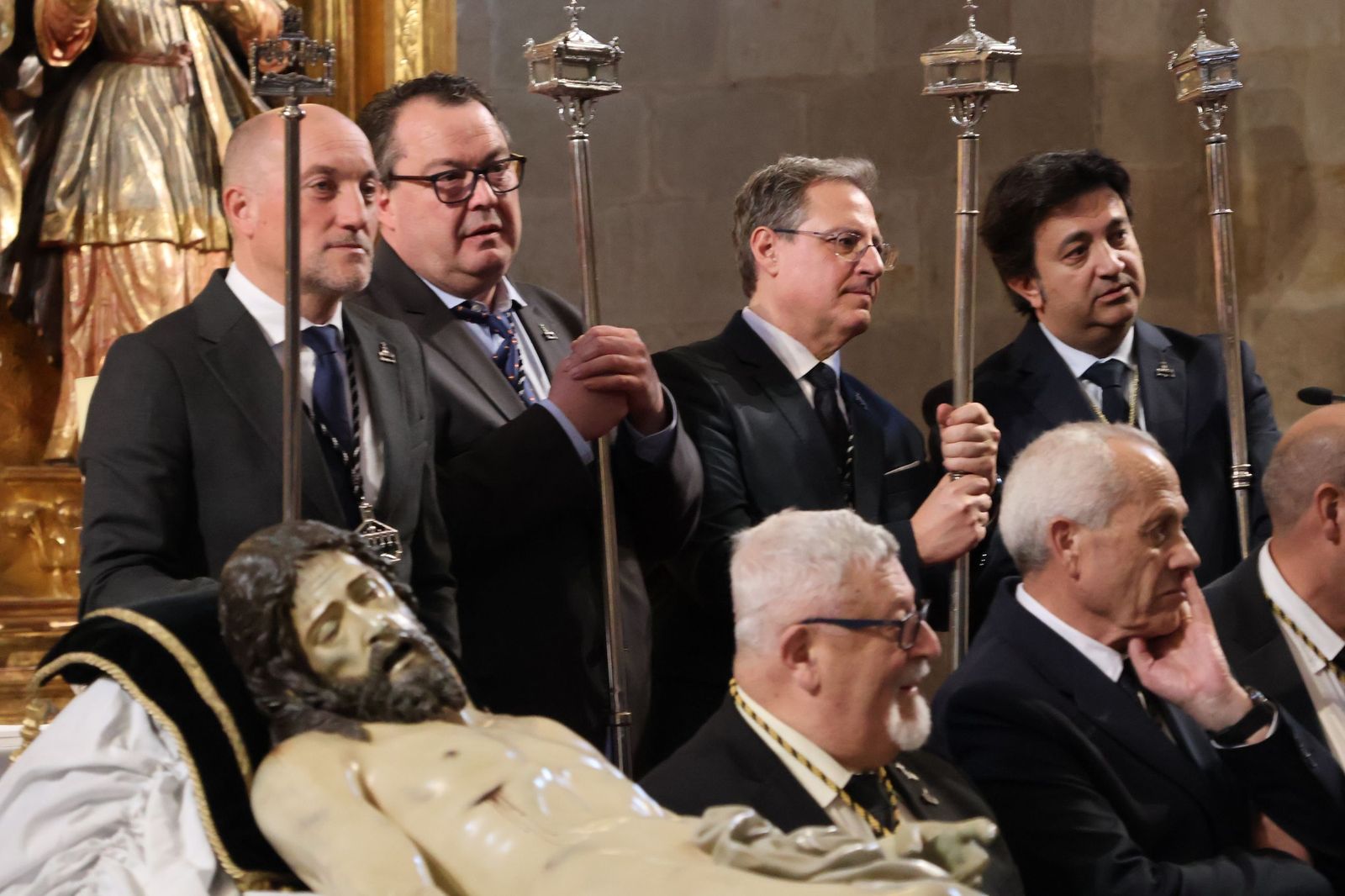 Entrada de nuevos hermanos del Santo Entierro (5).JPG