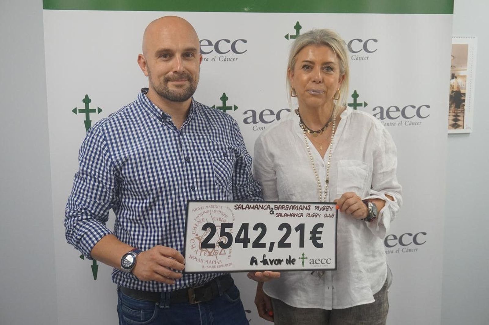 La Asociación Española Contra el Cáncer recibe más de 2.500 euros del torneo de rugby ‘In Memoriam 6’