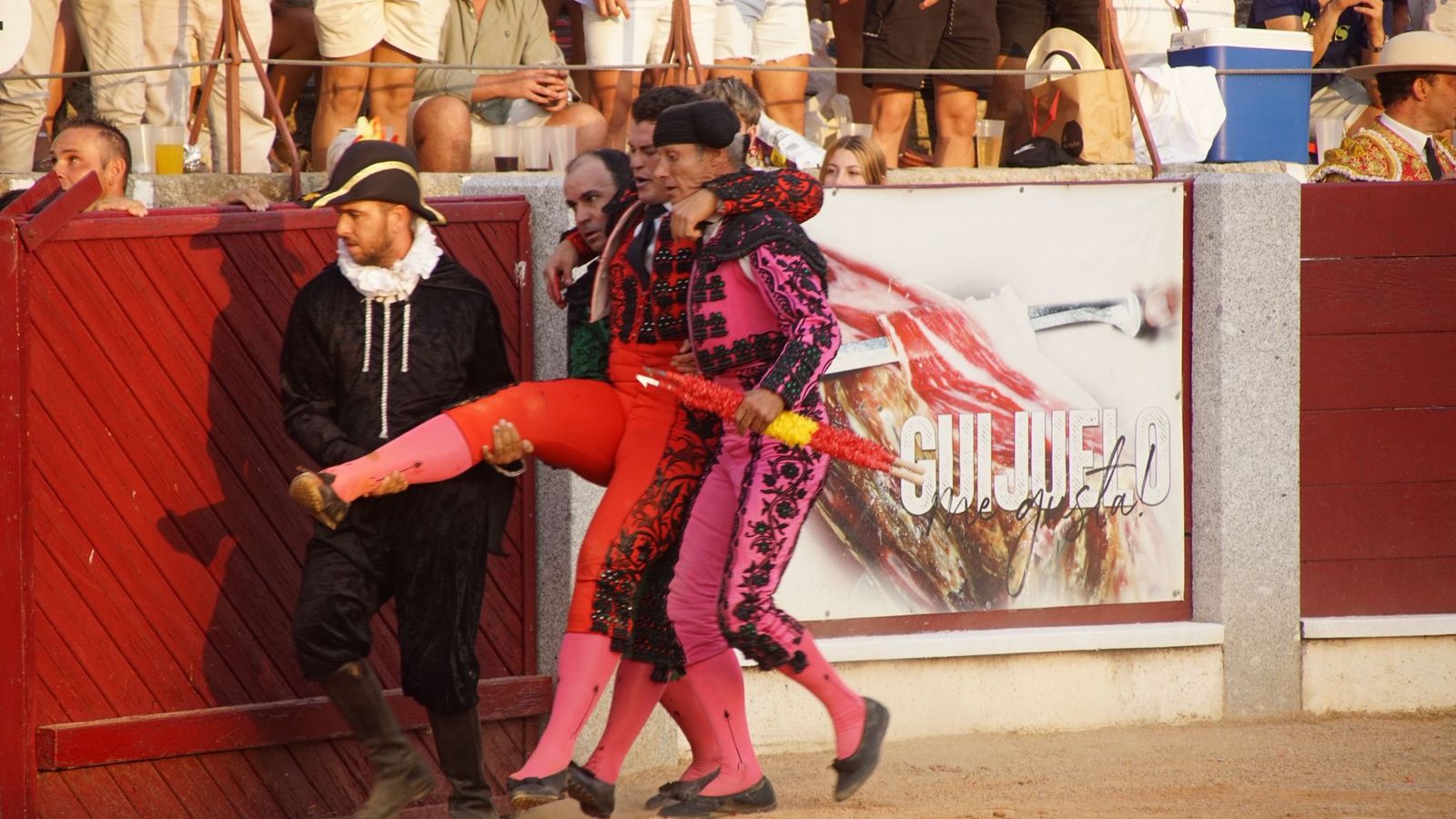 En imágenes la despedida de los ruedos de El Capea en Guijuelo