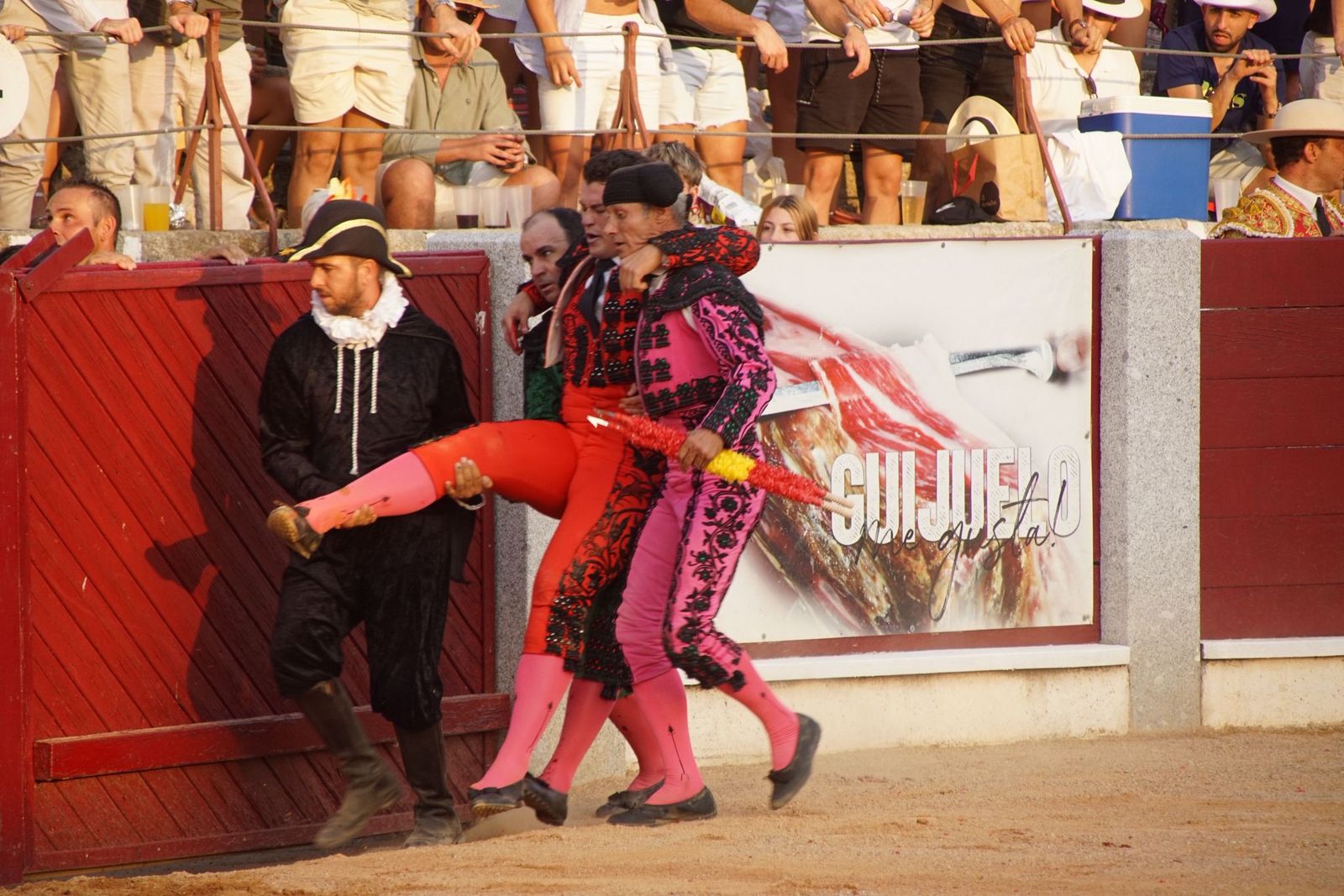 En imágenes la despedida de los ruedos de El Capea en Guijuelo