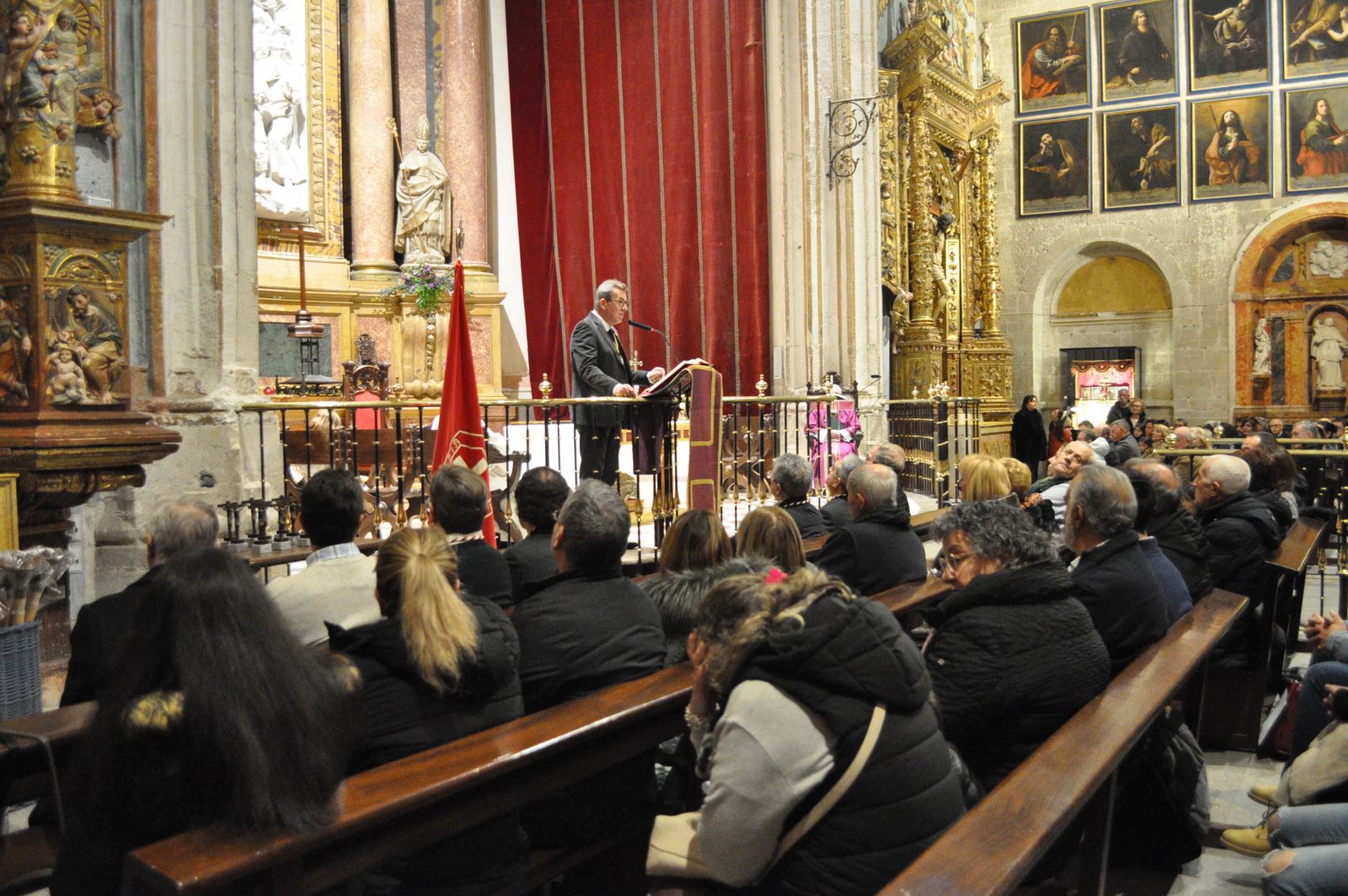 entrada-de-nuevos-hermanos-y-reconocimiento-a-mayordomos-de-la-cofradia-del-silencio-2023-9