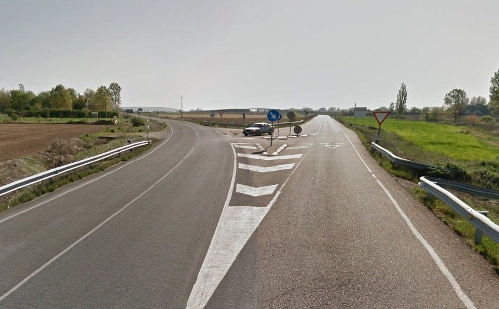 Imagen de arvHerido un joven de 23 años en el vuelco de un coche en el cruce entre Aldealengua y Babilafuente