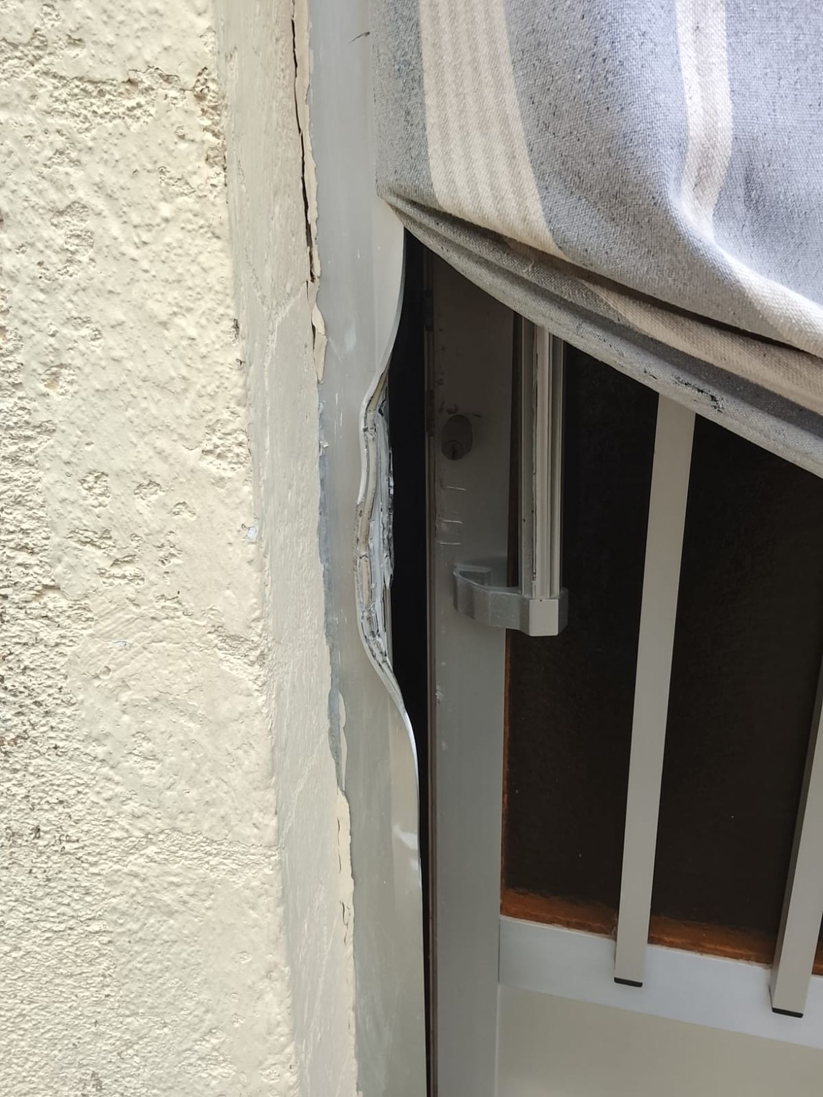 Una de las puertas forzadas en Palaciosrubios