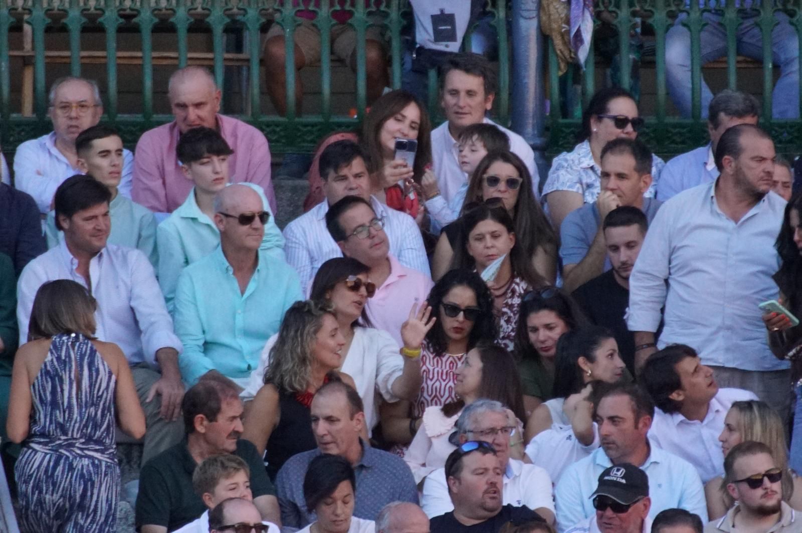Así ha vivido la afición de La Glorieta el primer cartel de figuras de la feria: imágenes del ambiente en los tendidos y en el patio de cuadrillas