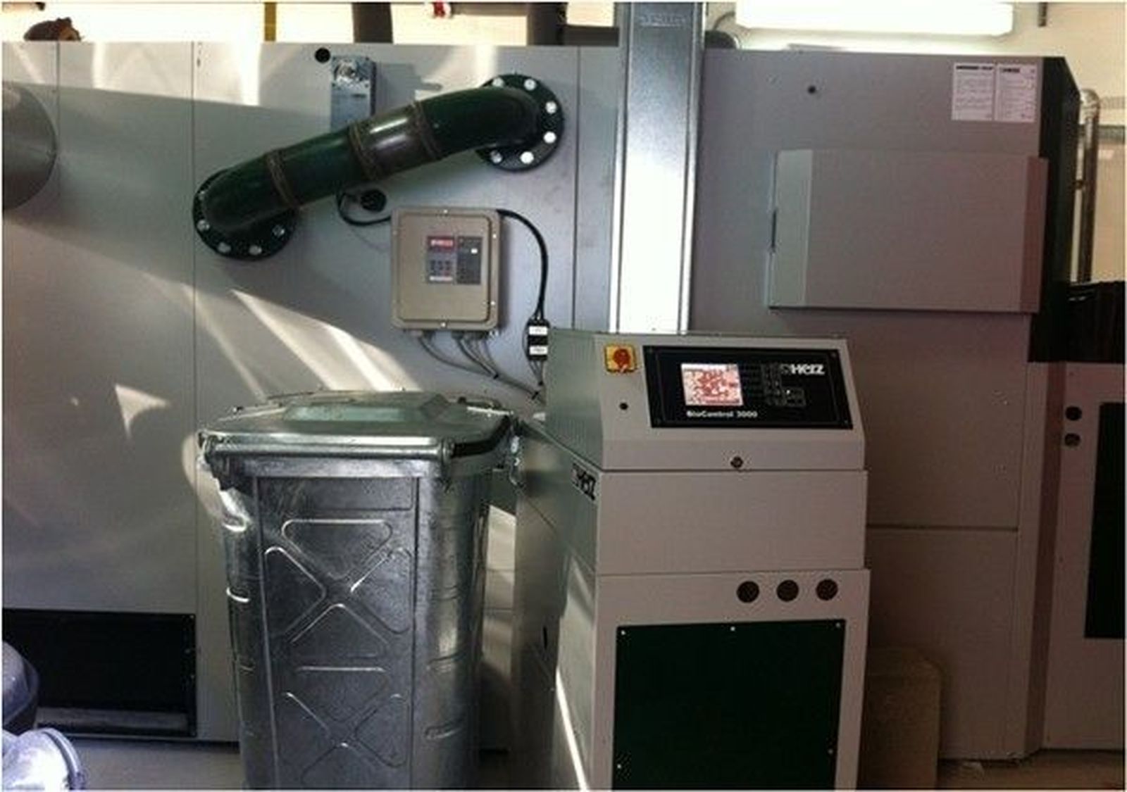 La Junta invertirá 70 millones de euros en renovar alumbrado y calderas de biomasa