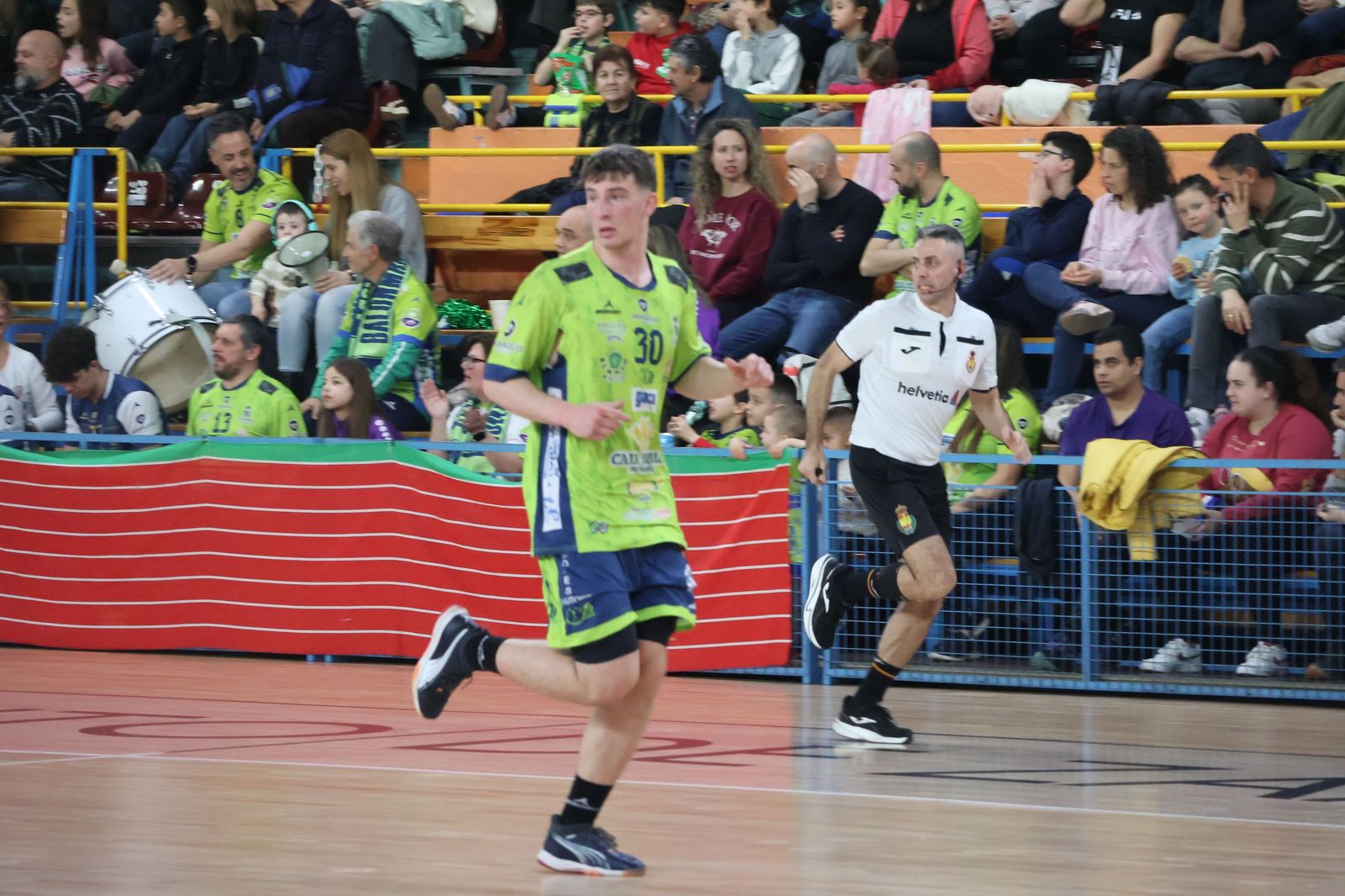 GALERÍA | Revive el apasionante duelo entre el Balonmano Zamora y el Ciudad de Santander