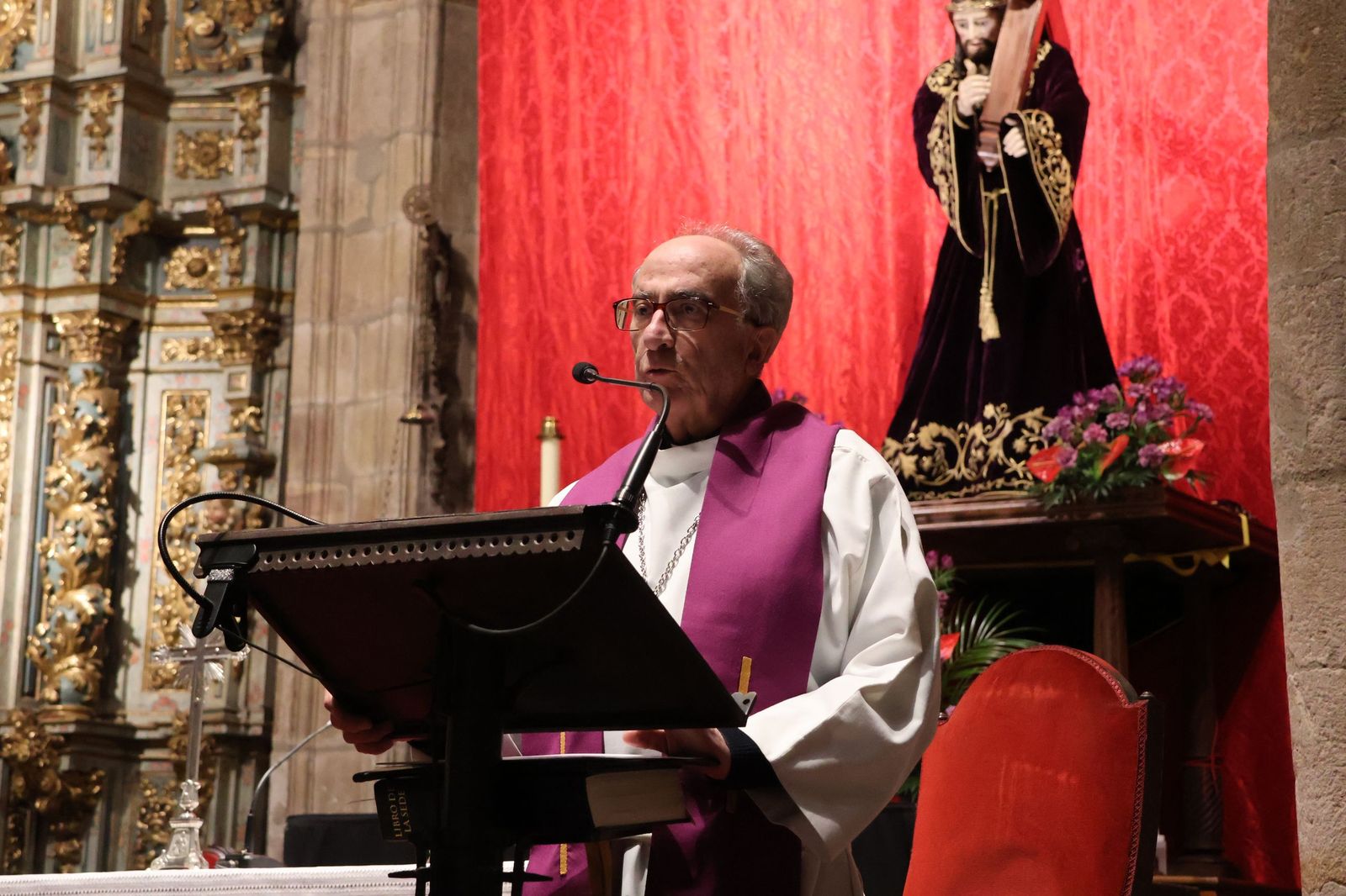 Entrada de nuevos hermanos de Jesús Nazareno Vulgo Congregación (5).JPG